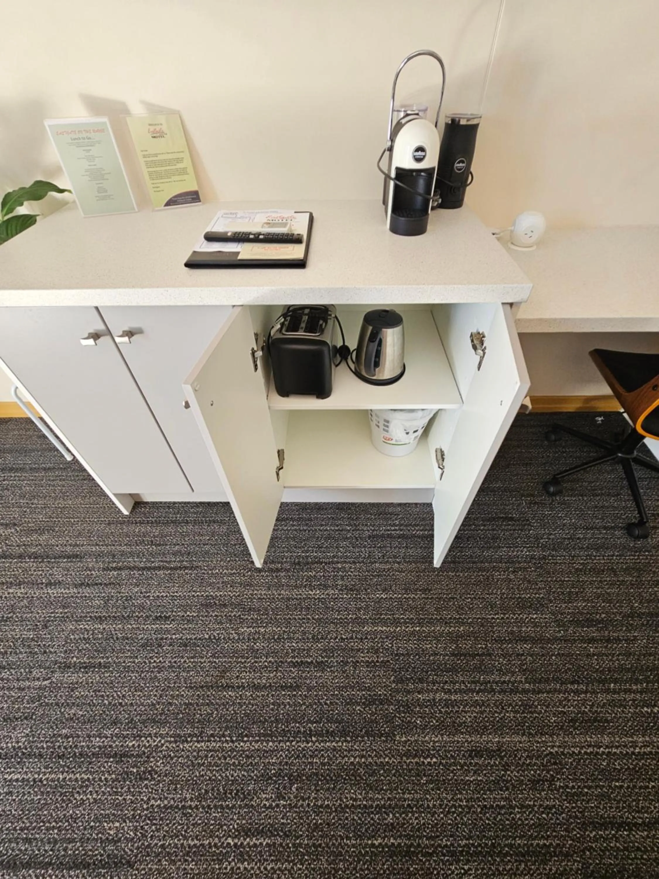 toaster in Eastgate on the Range Motel