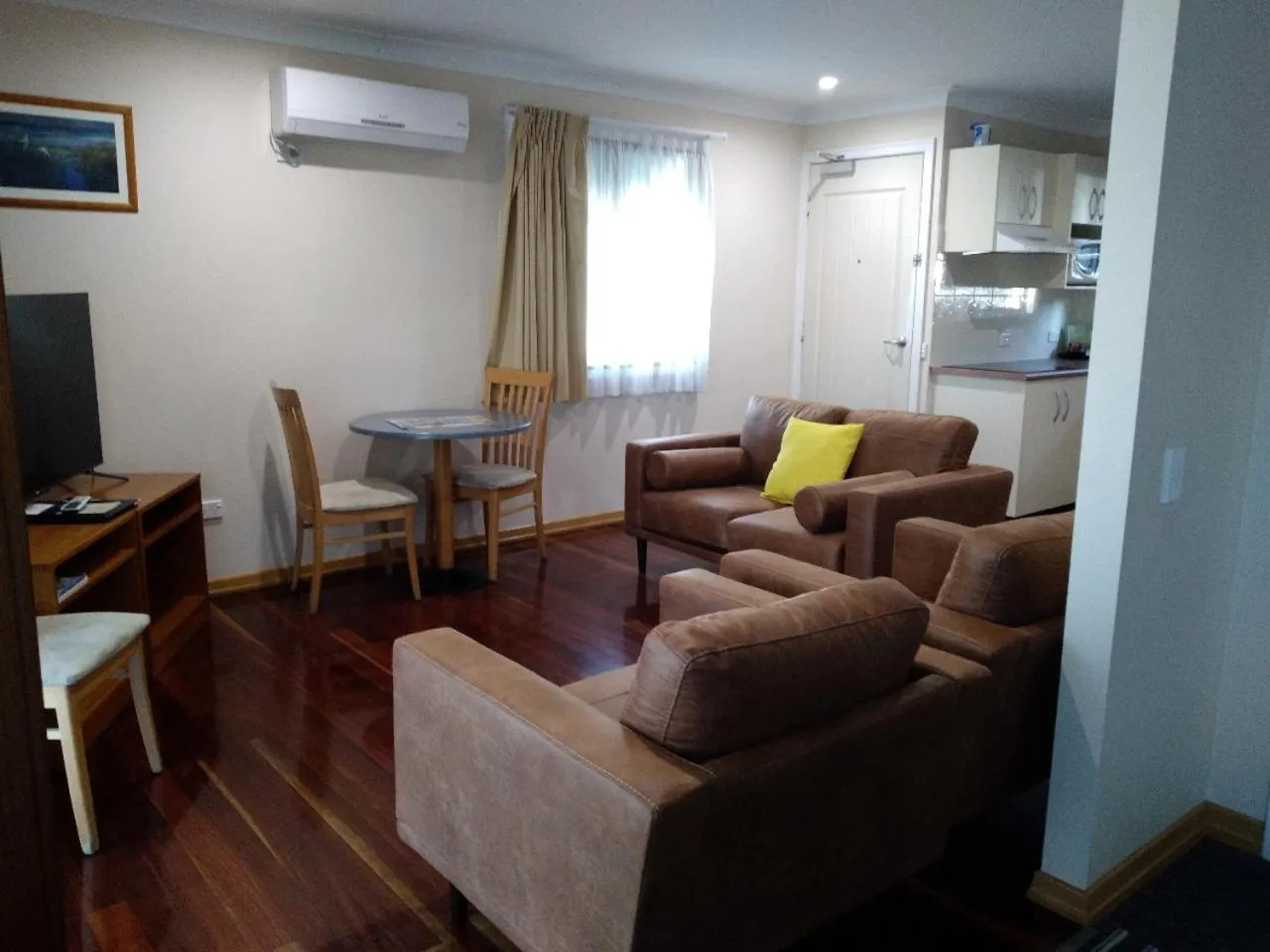 Living room in Eastgate on the Range Motel