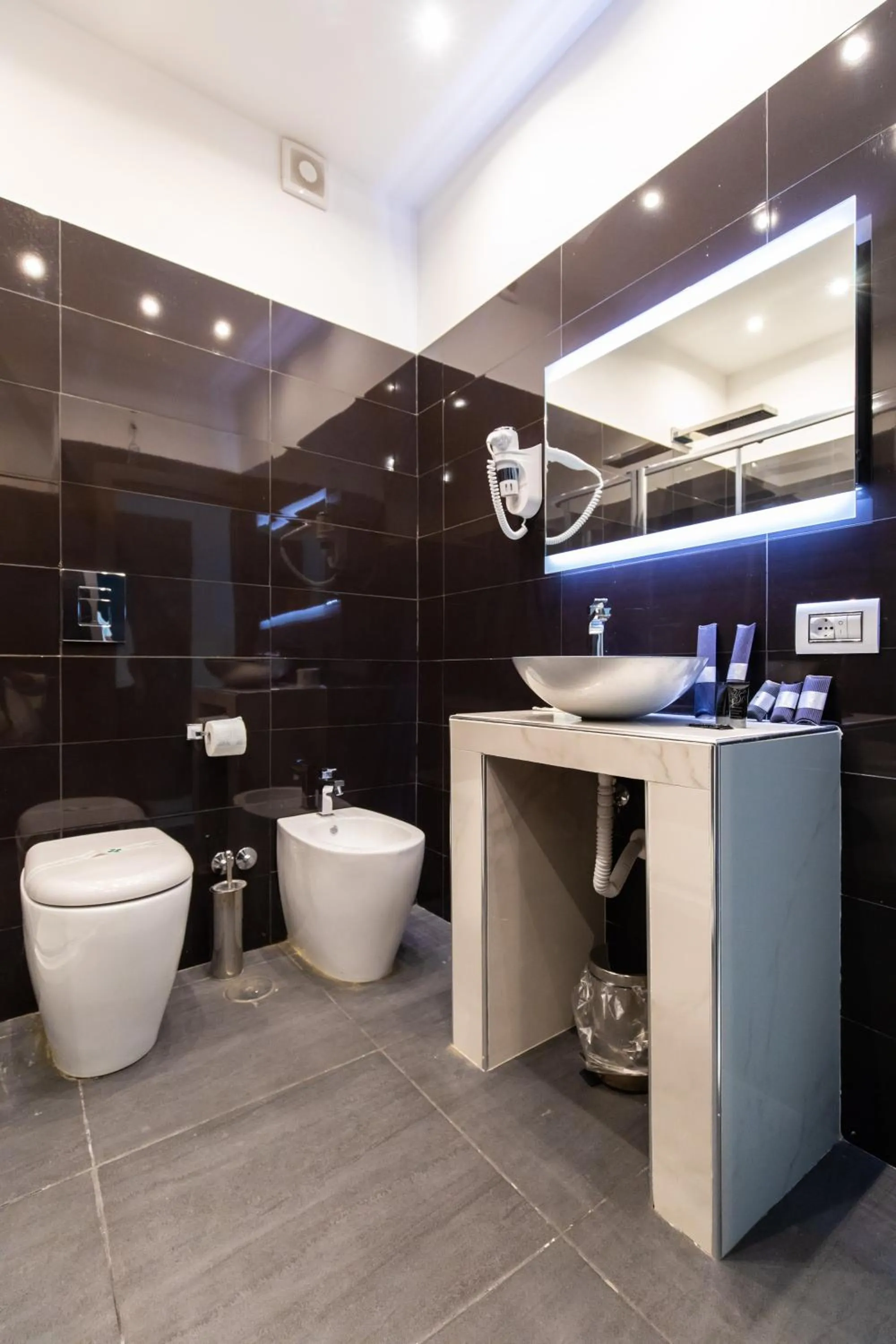 Bathroom in Tiffany & Babylon Luxury Stay