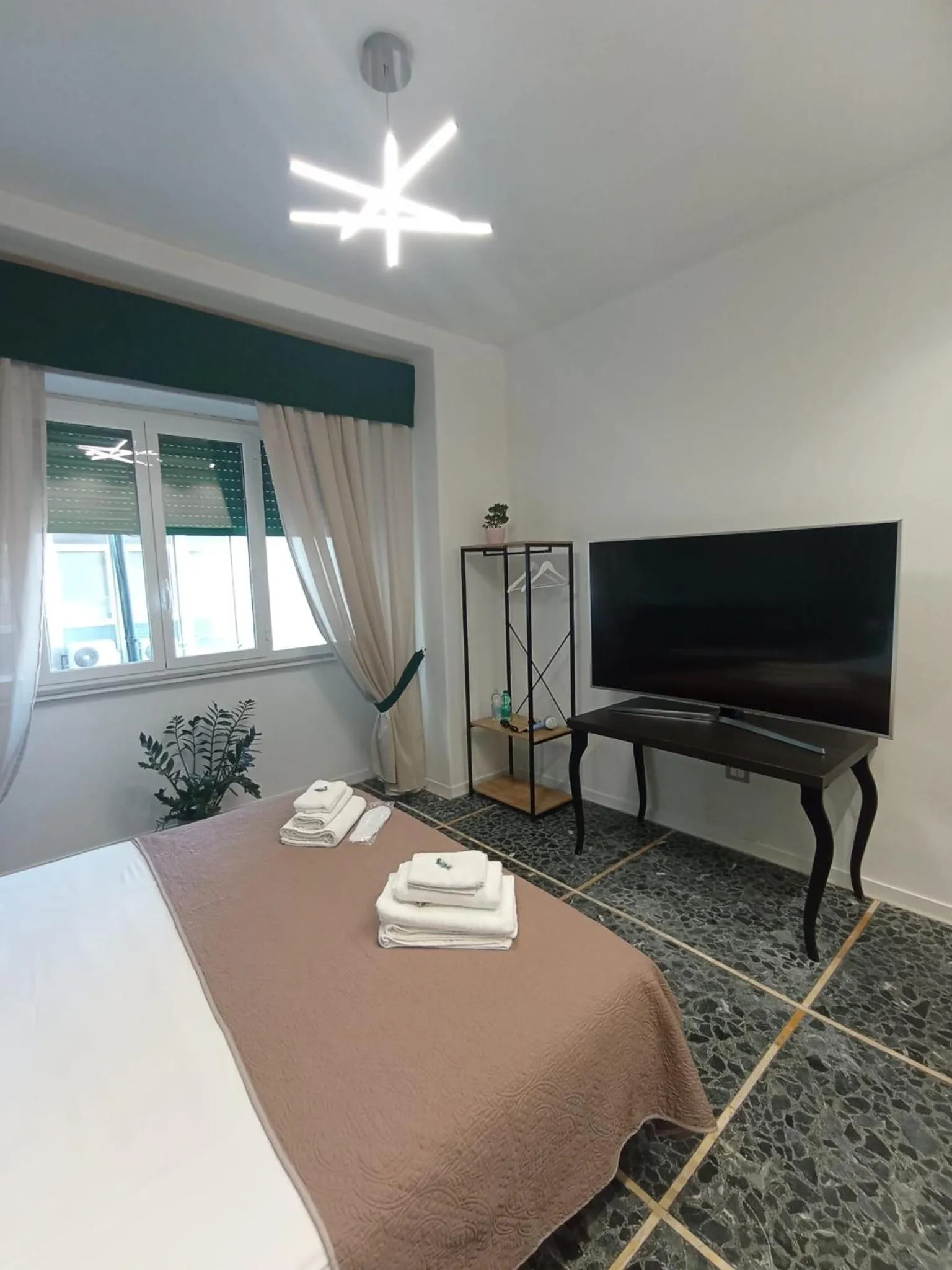 Photo of the whole room, Bed in Tiffany & Babylon Luxury Stay