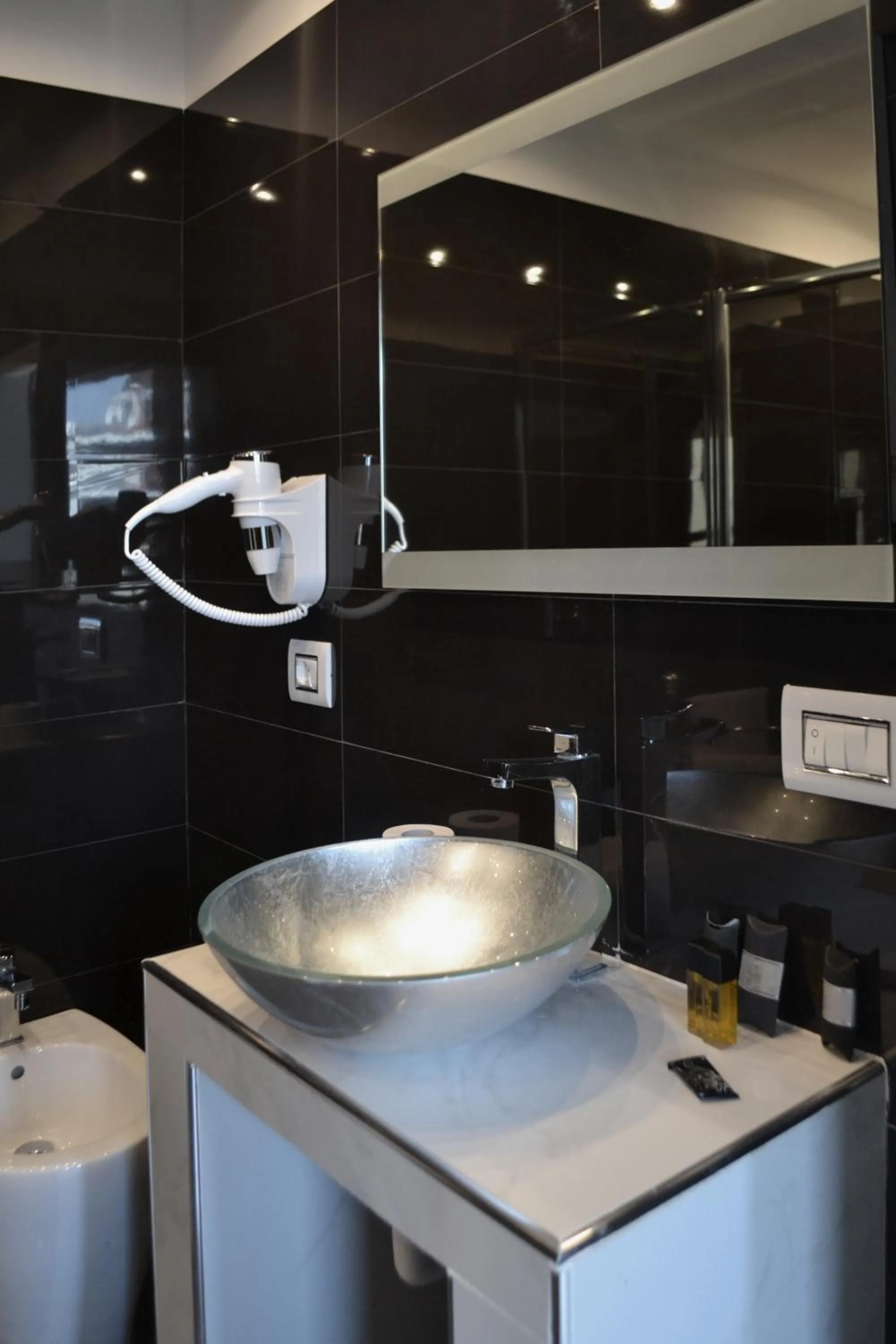 Bathroom in Tiffany & Babylon Luxury Stay