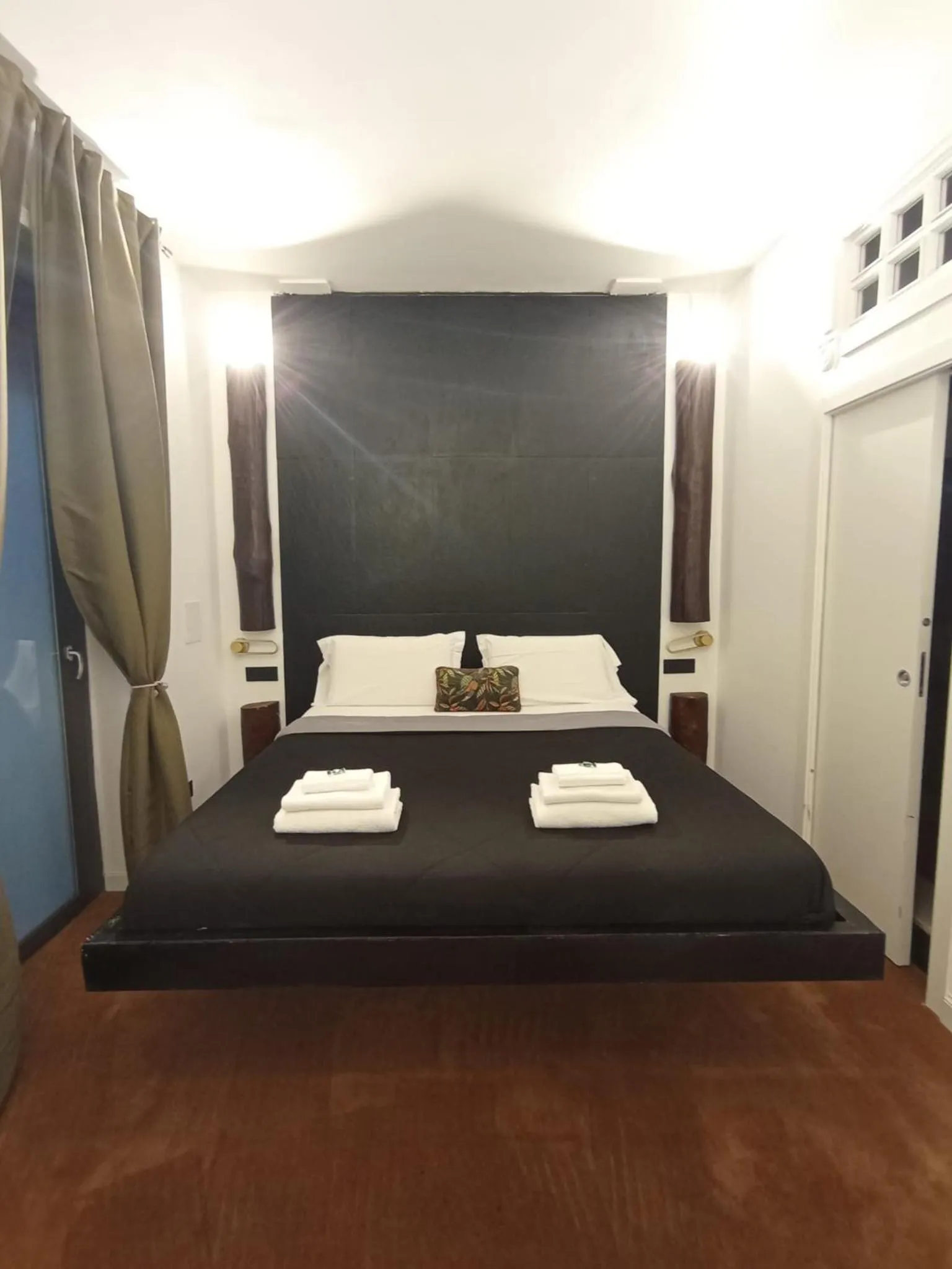 Bedroom, Bed in Tiffany & Babylon Luxury Stay