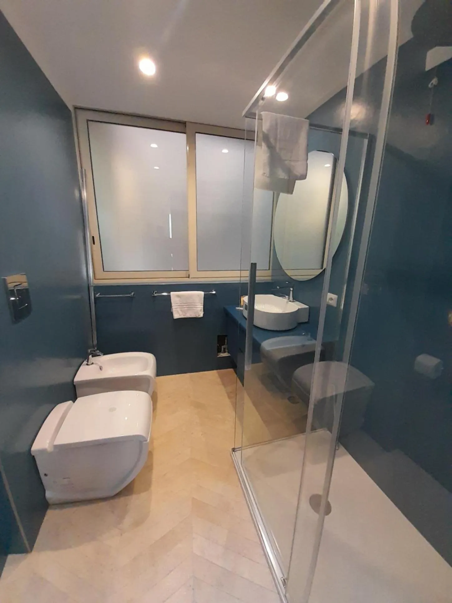 Bathroom in Tiffany & Babylon Luxury Stay