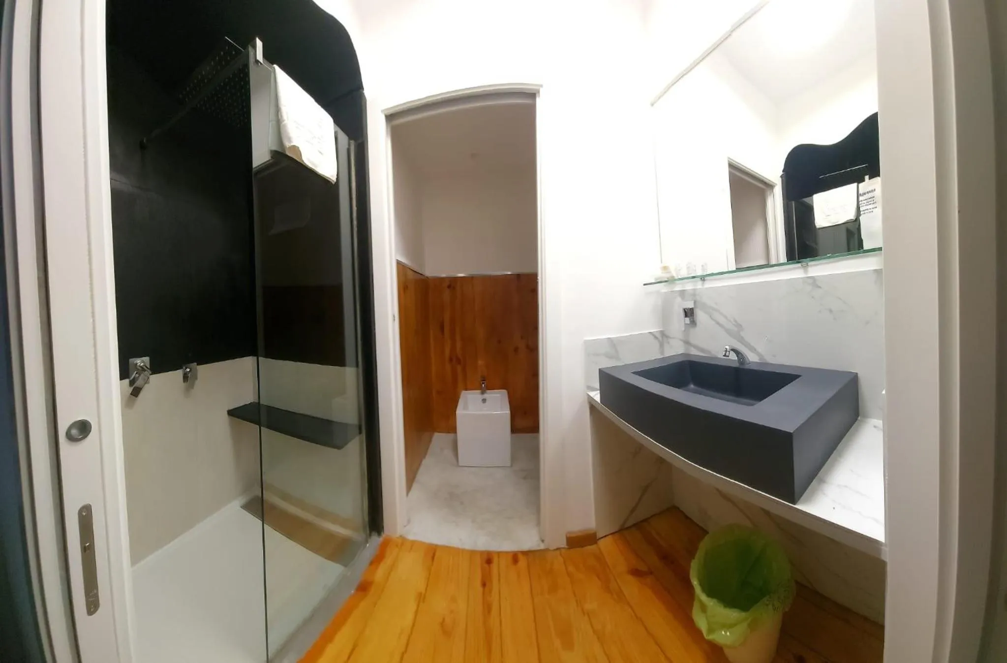 Bathroom in Tiffany & Babylon Luxury Stay