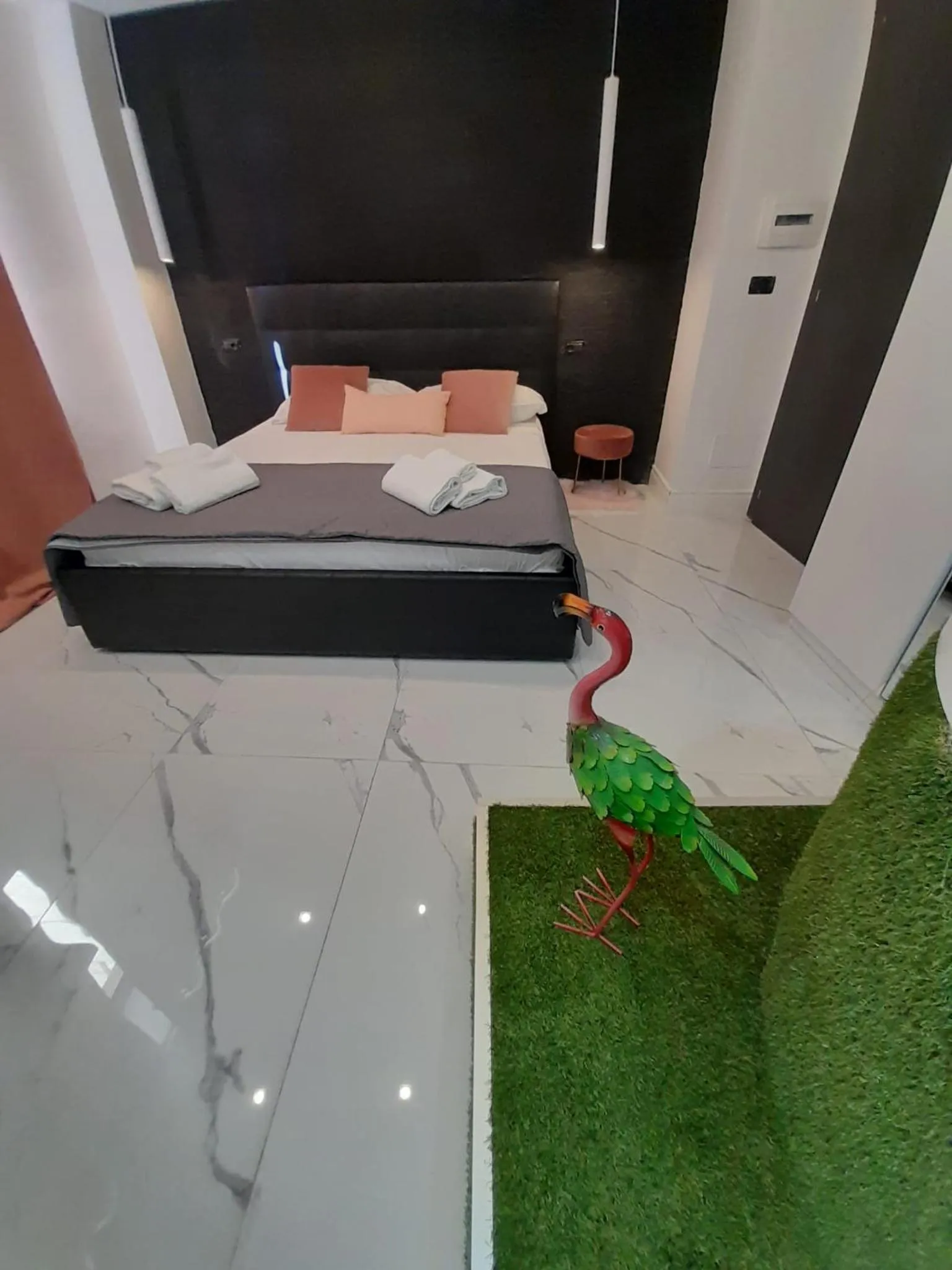 Photo of the whole room, Bed in Tiffany & Babylon Luxury Stay