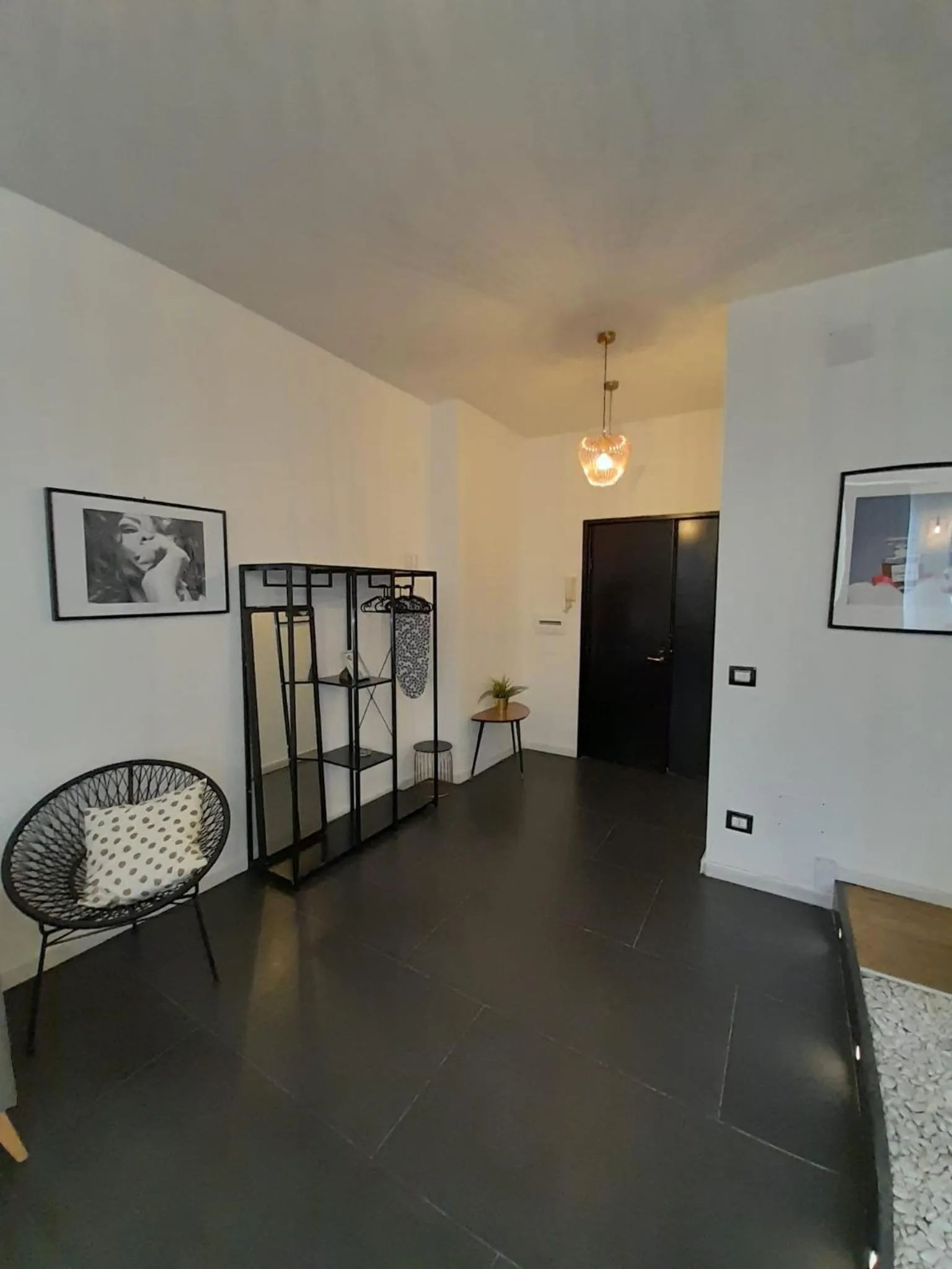 Communal lounge/ TV room, Bed in Tiffany & Babylon Luxury Stay