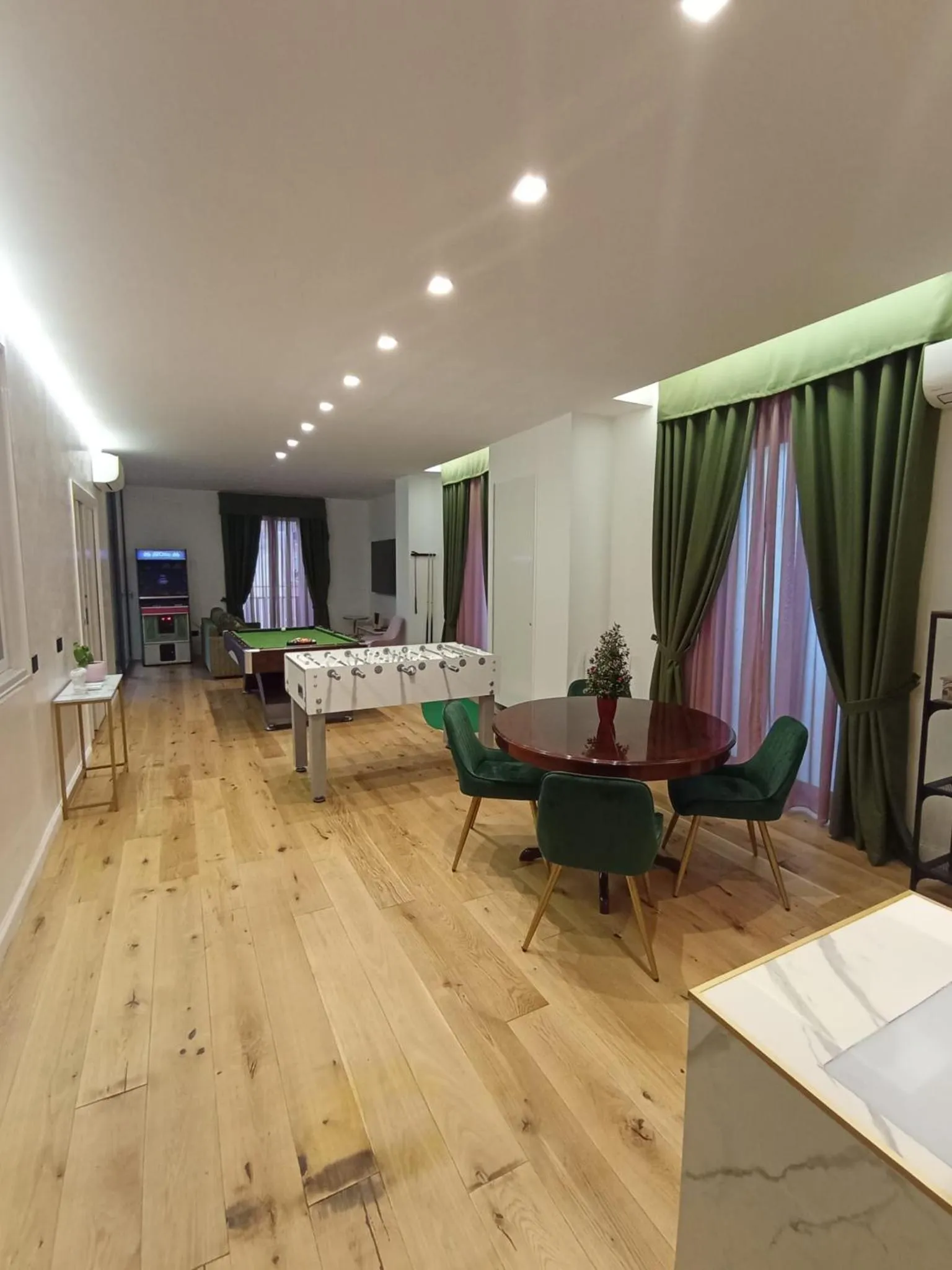 Living room in Tiffany & Babylon Luxury Stay