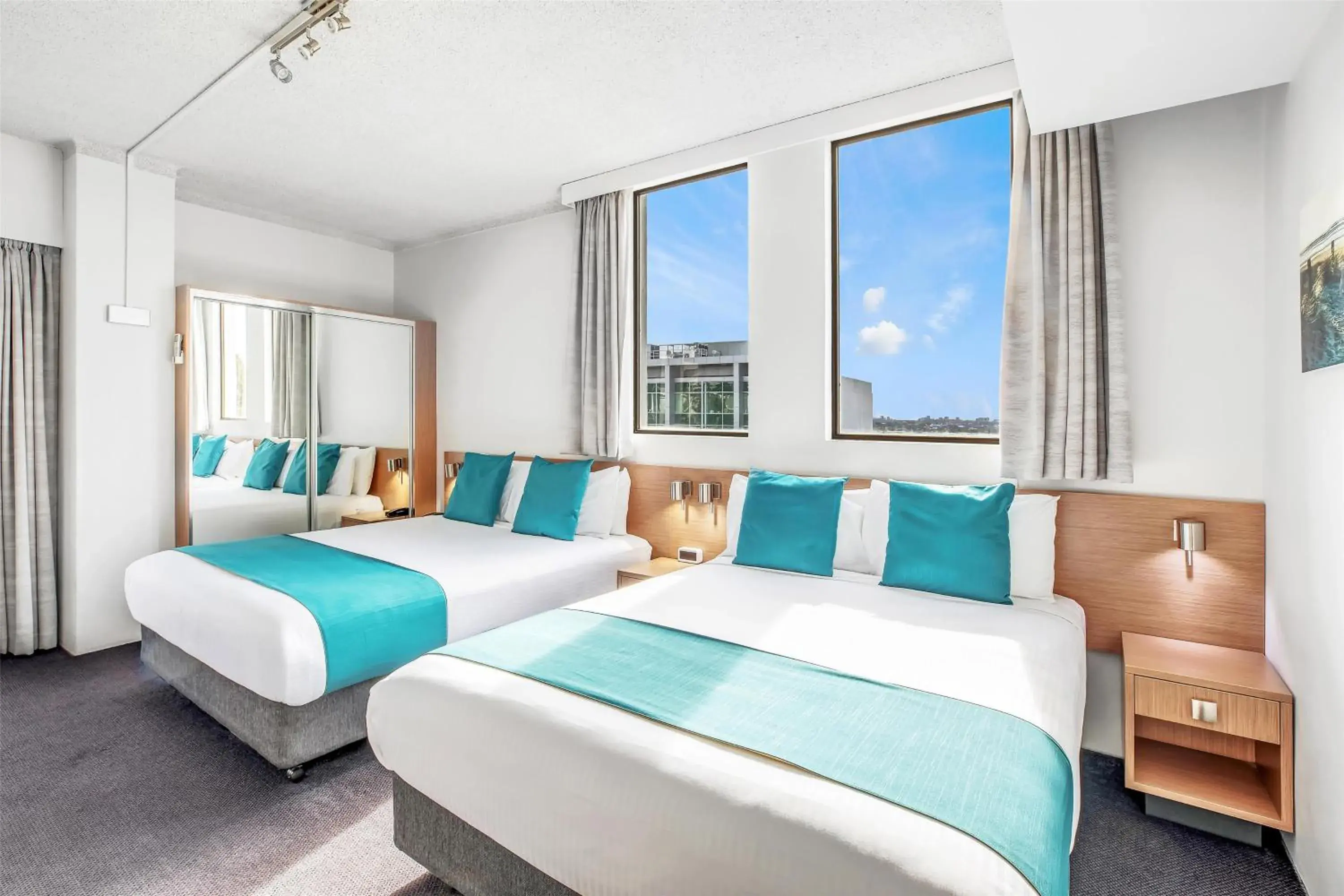 Deluxe Studio in Metro Hotel Miranda Deluxe Studio in Metro Hotel Miranda