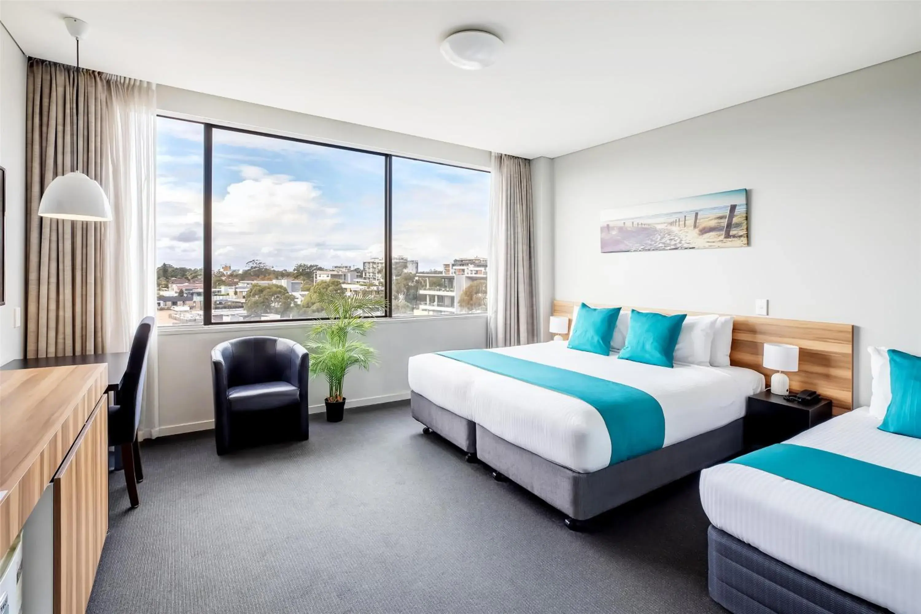 Superior Twin Room in Metro Hotel Miranda Superior Twin Room in Metro Hotel Miranda