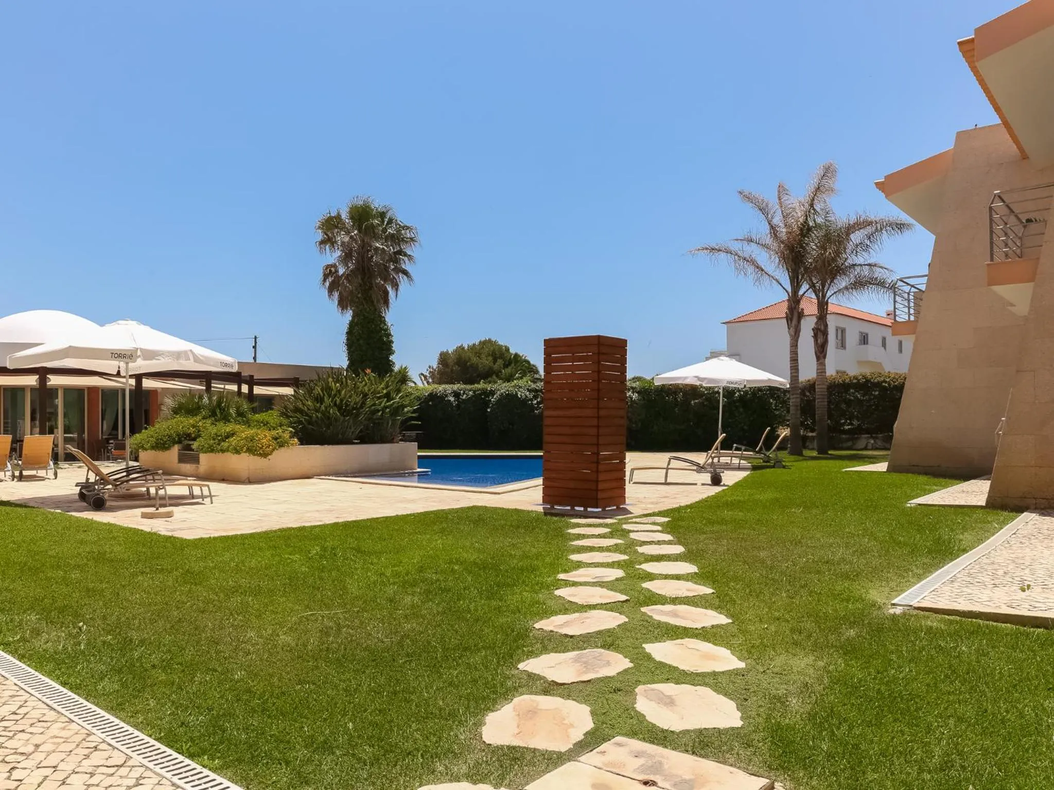 Swimming pool in Pontalaia Apartamentos Turísticos