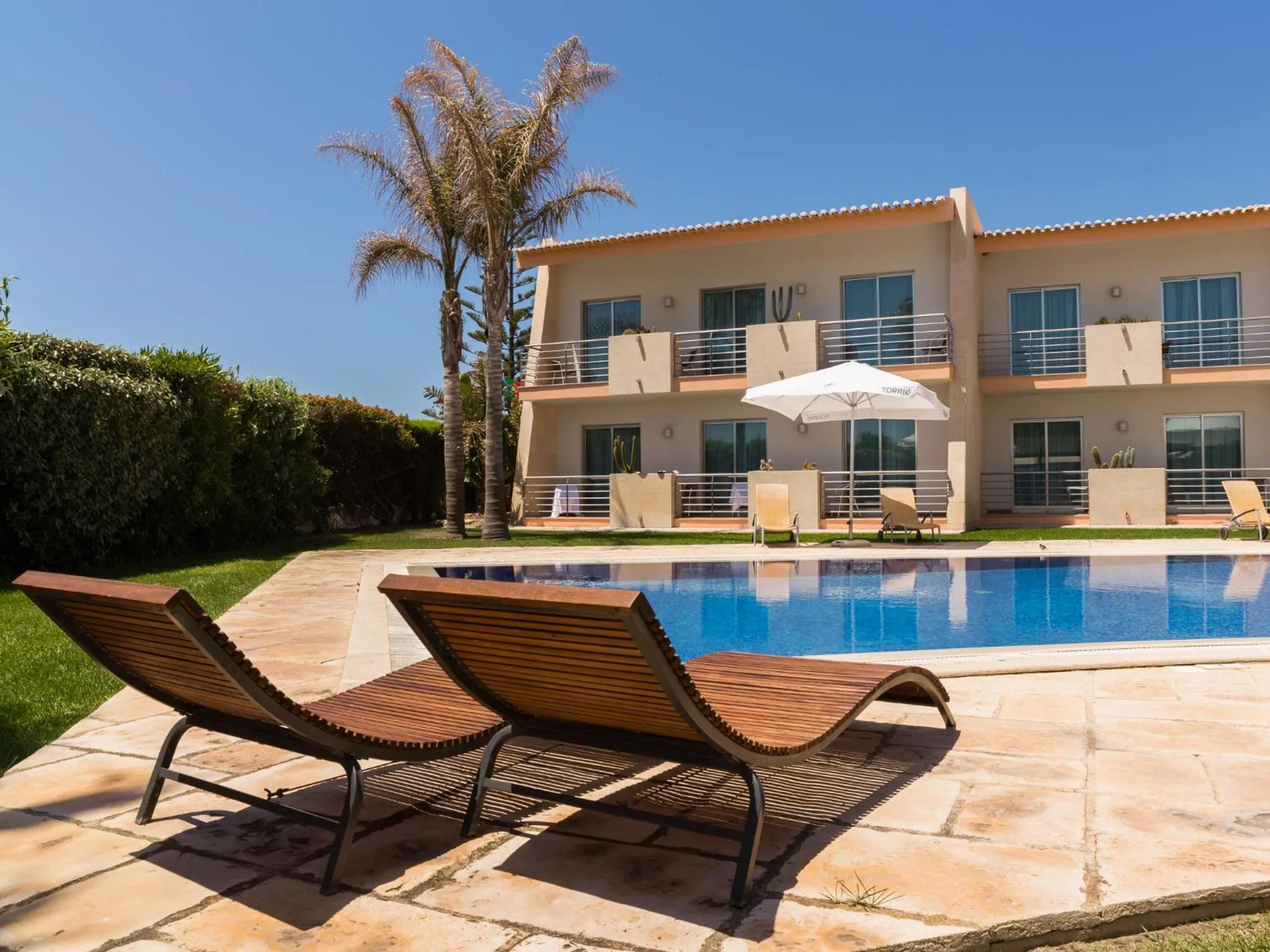 Swimming pool in Pontalaia Apartamentos Turísticos