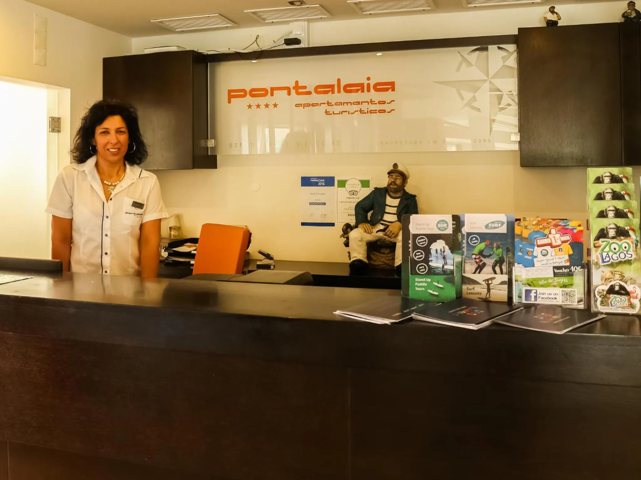 Lobby or reception in Pontalaia Apartamentos Turísticos