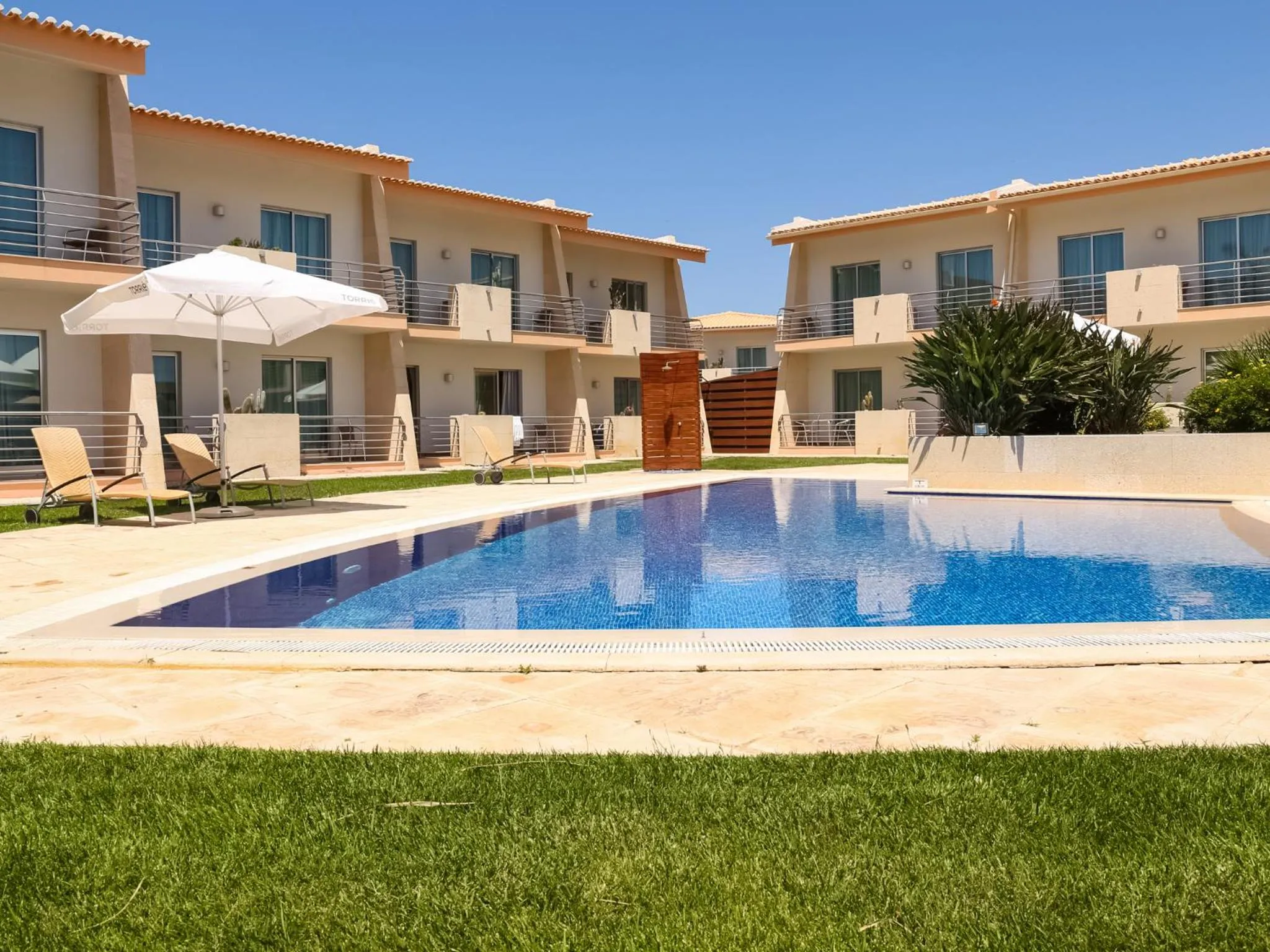 Swimming pool in Pontalaia Apartamentos Turísticos