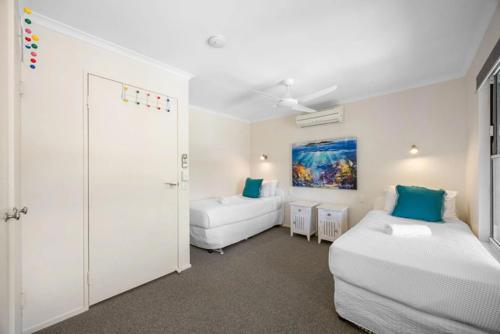 Bed in Skippers Cove Waterfront Resort