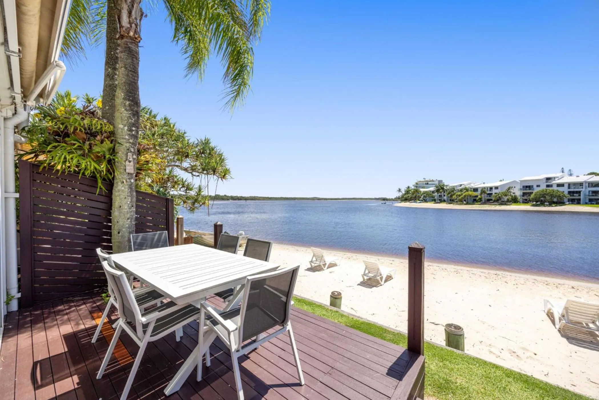 Balcony/Terrace in Skippers Cove Waterfront Resort