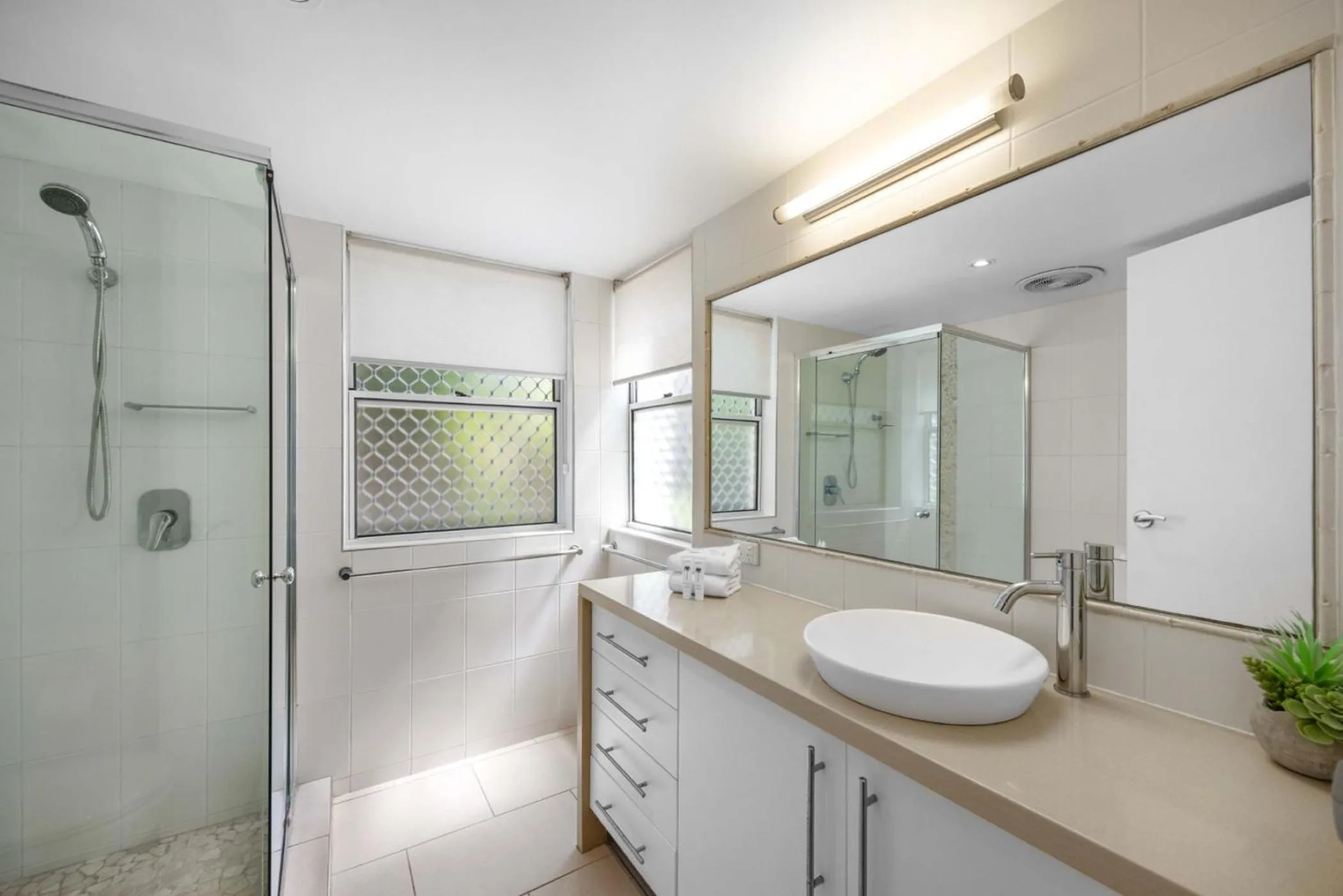 Shower in Skippers Cove Waterfront Resort