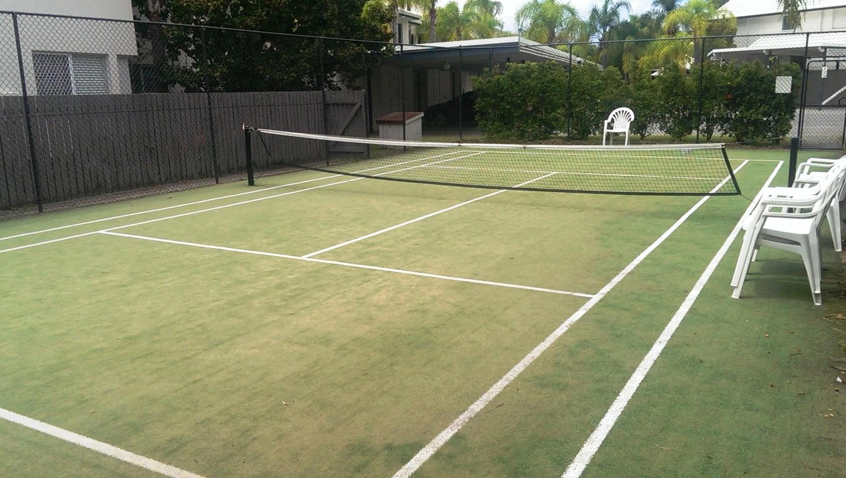 Tennis court in Skippers Cove Waterfront Resort