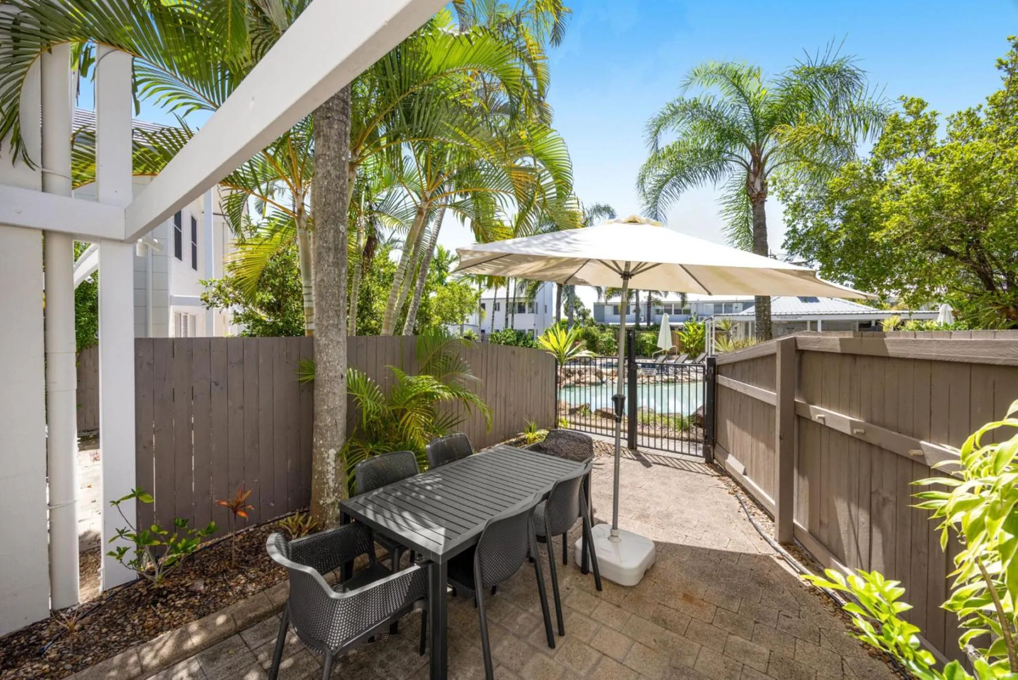 Balcony/Terrace in Skippers Cove Waterfront Resort