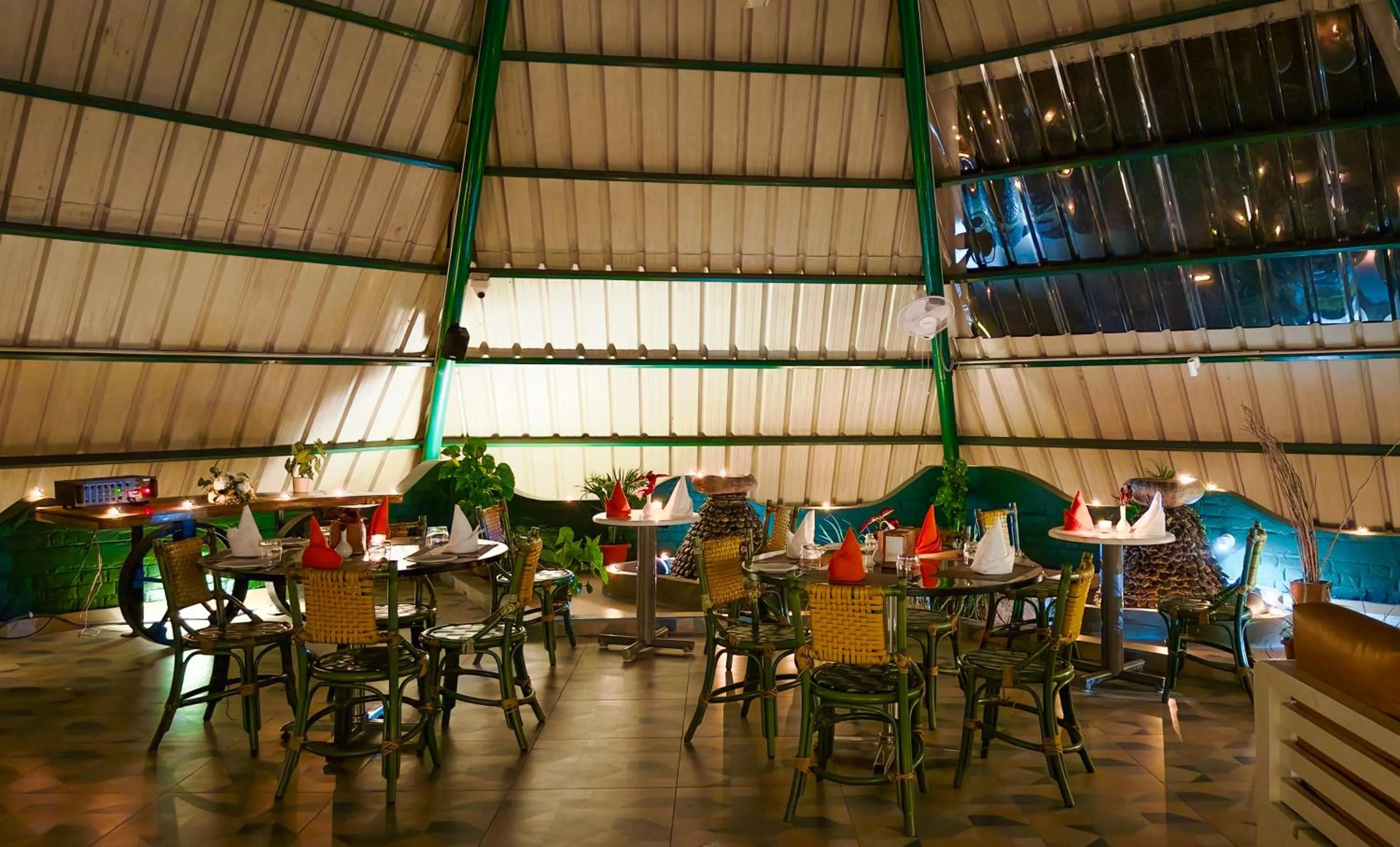 Restaurant/places to eat in The Solluna Resort