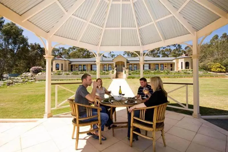 Area and facilities in Brice Hill Country Lodge