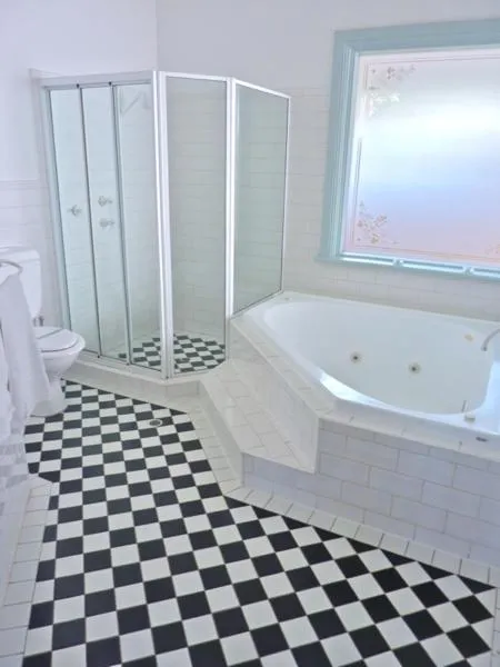 Bathroom in Brice Hill Country Lodge