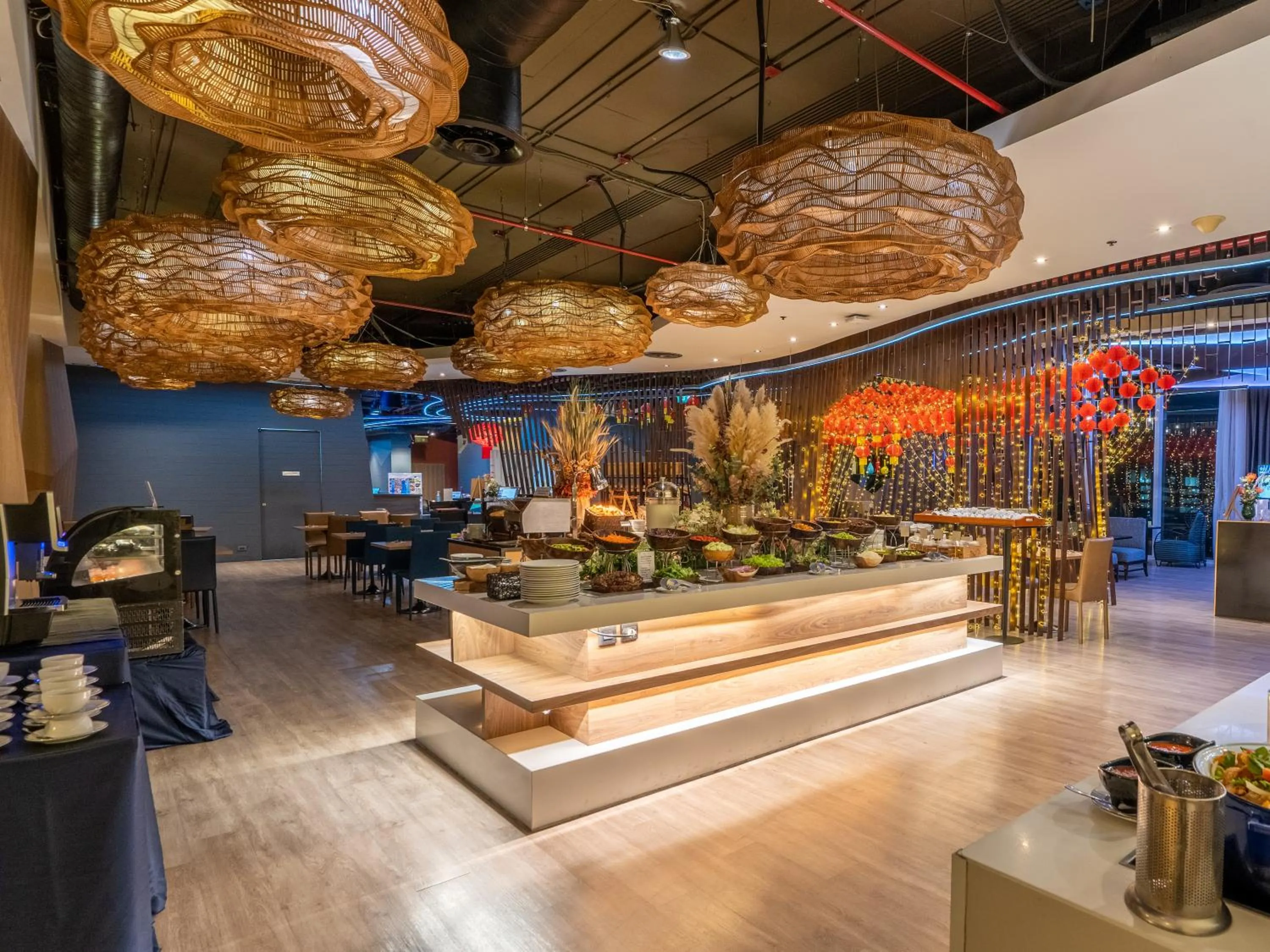 Restaurant/places to eat in VELA Dhi GLOW Pratunam