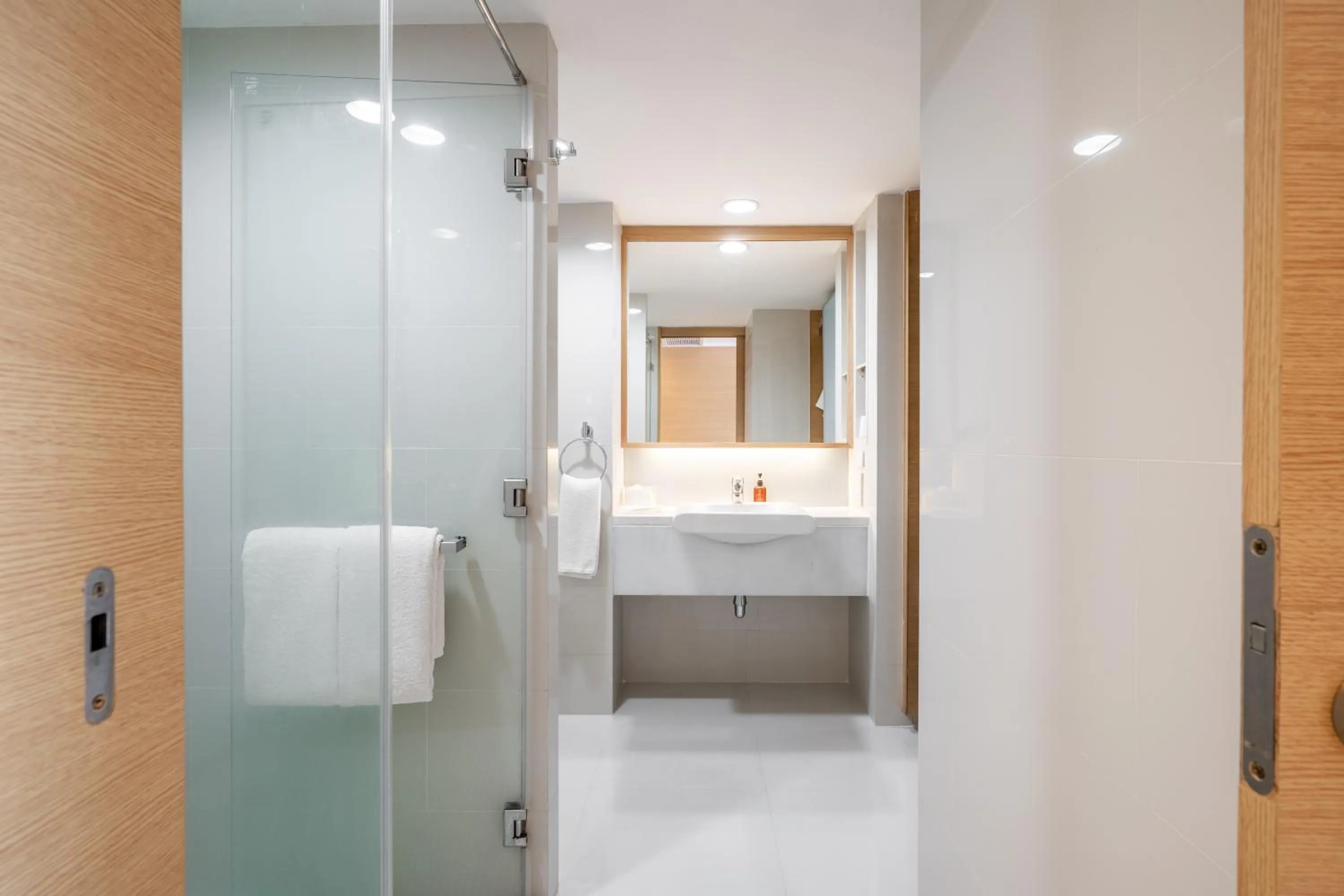 Shower in VELA Dhi GLOW Pratunam