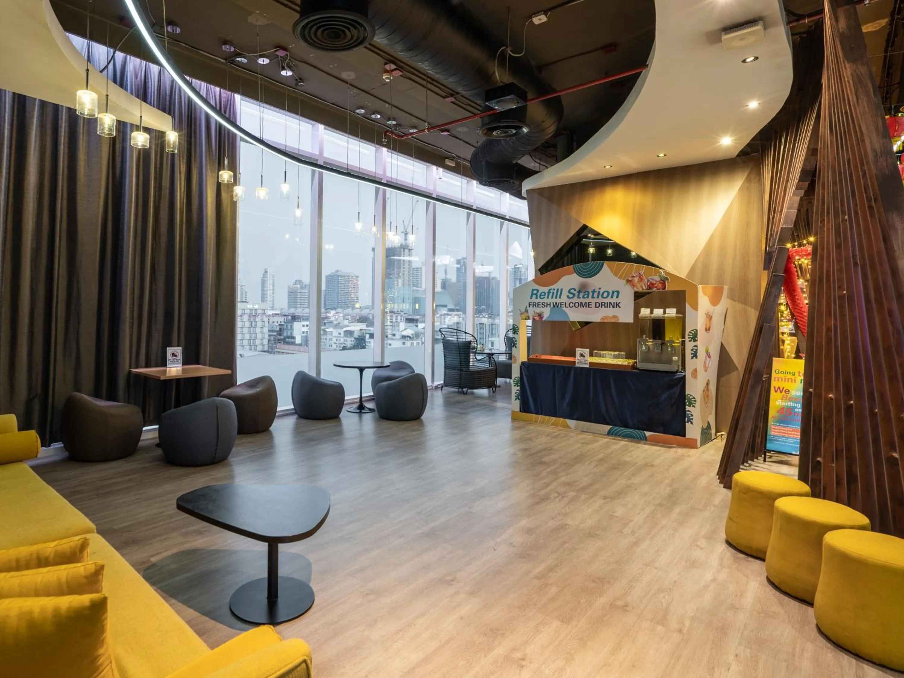 Restaurant/places to eat in VELA Dhi GLOW Pratunam