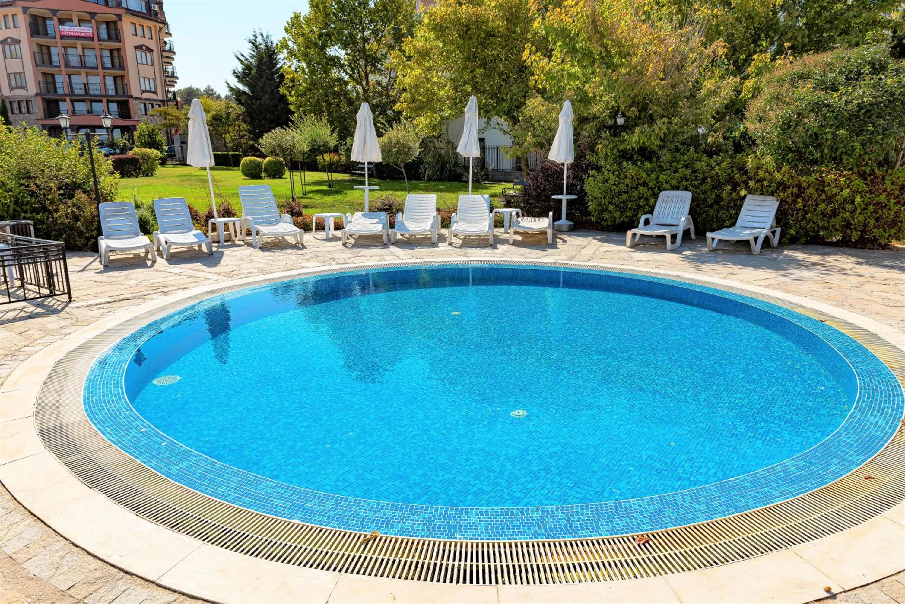 Pool view in Menada Nestinarka Apartments