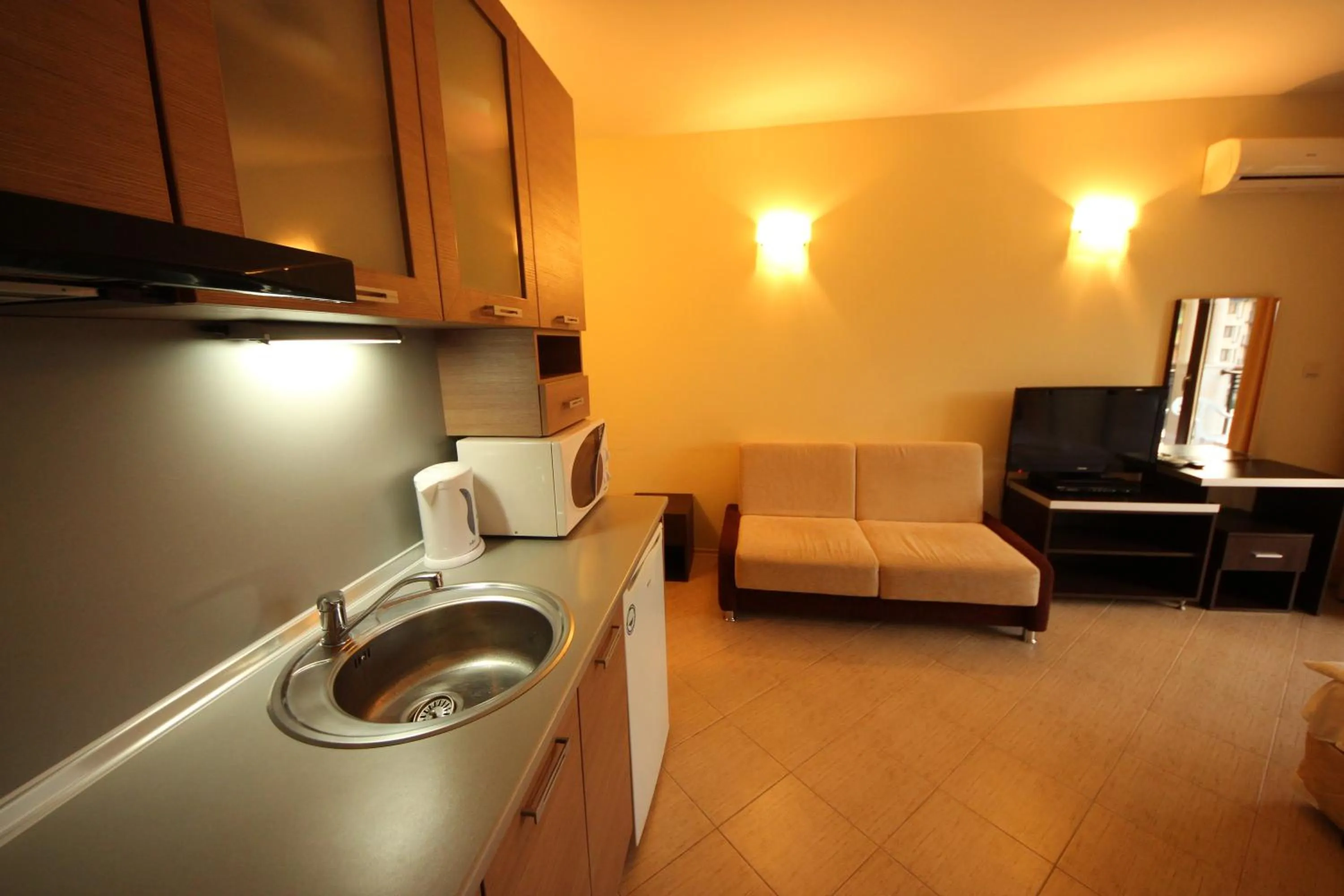 Kitchen or kitchenette in Menada Nestinarka Apartments
