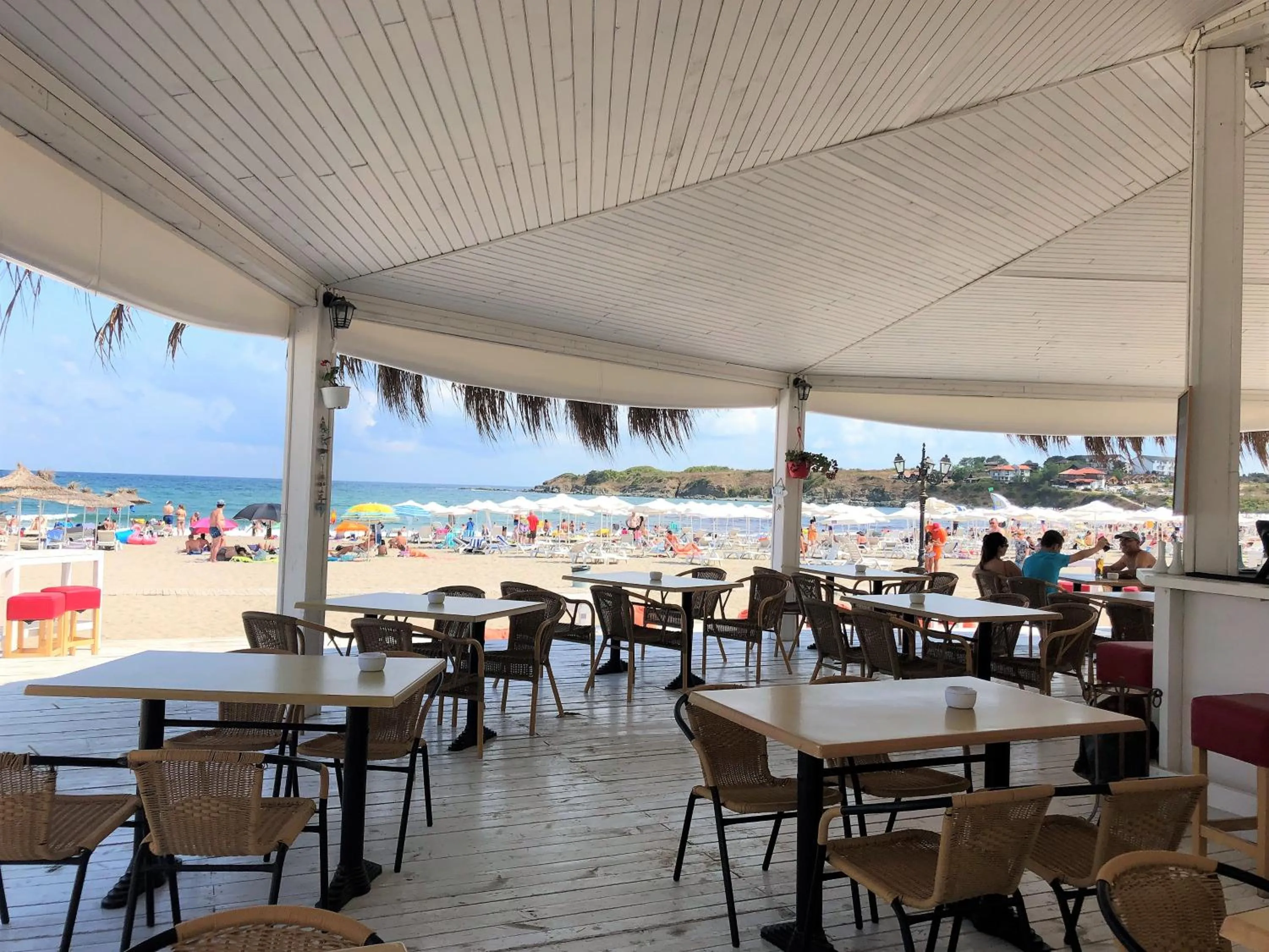 Restaurant/places to eat in Menada Nestinarka Apartments