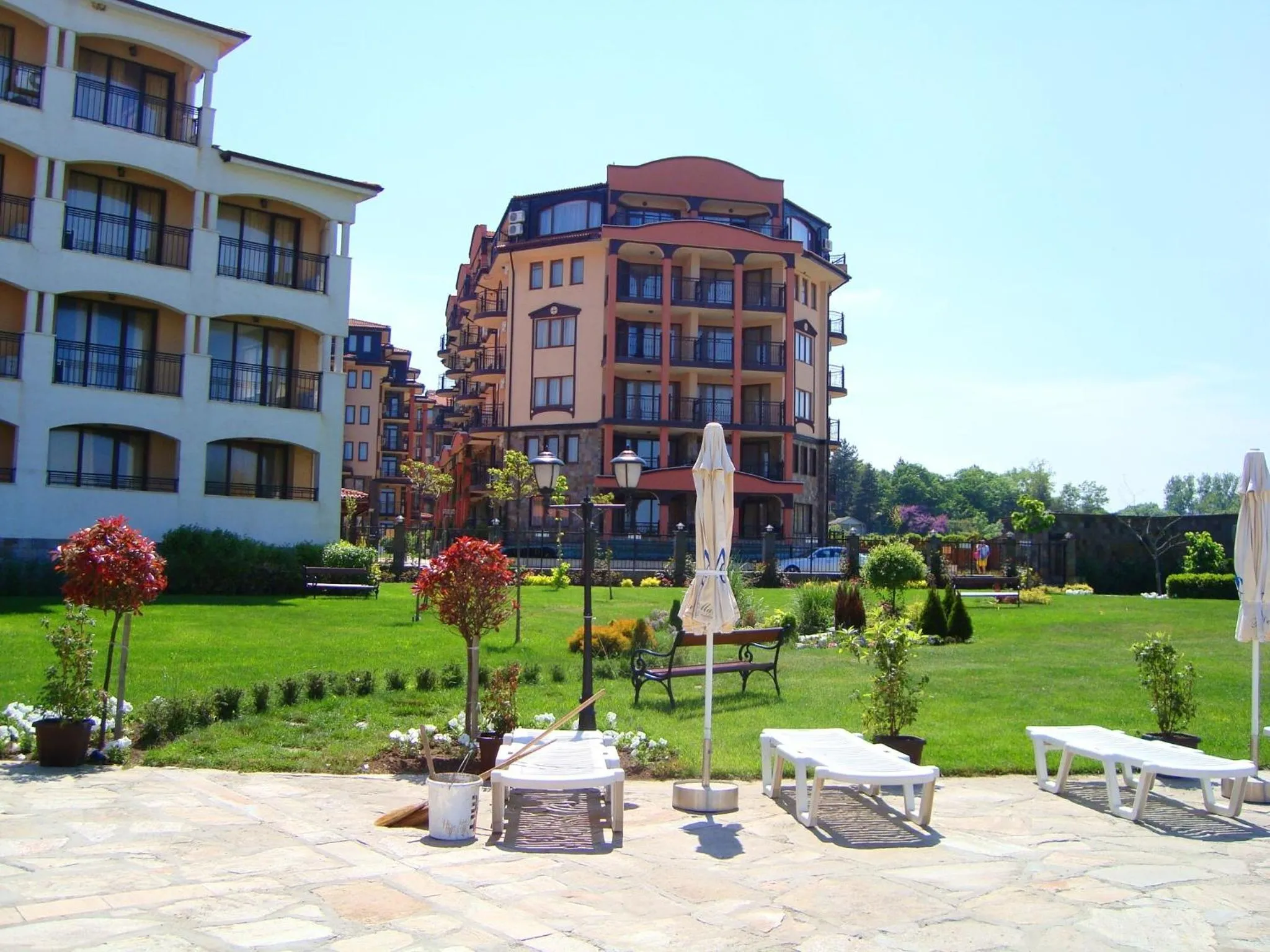 Area and facilities in Menada Nestinarka Apartments