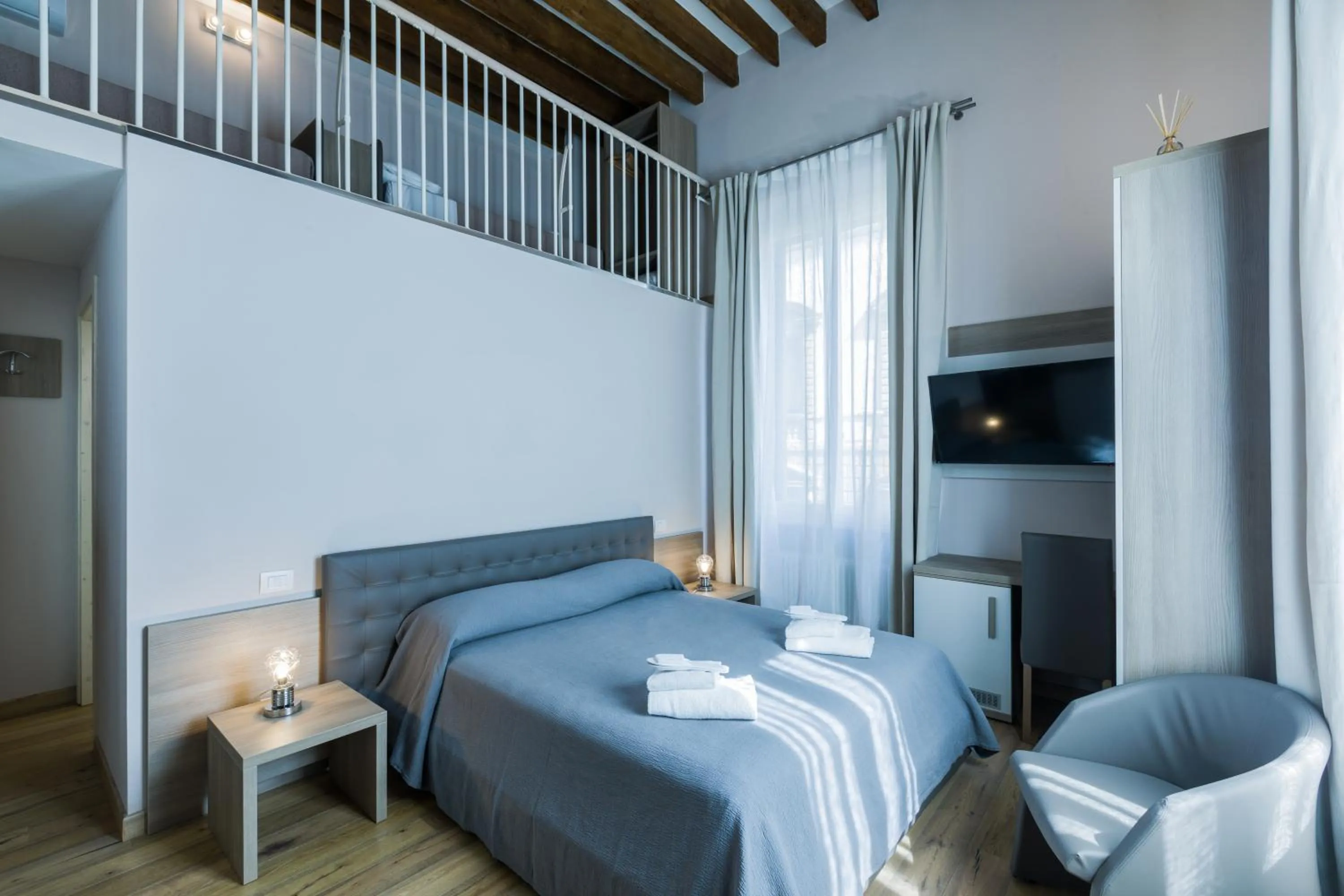 Bed in VRooms All'Angolo Del Duomo