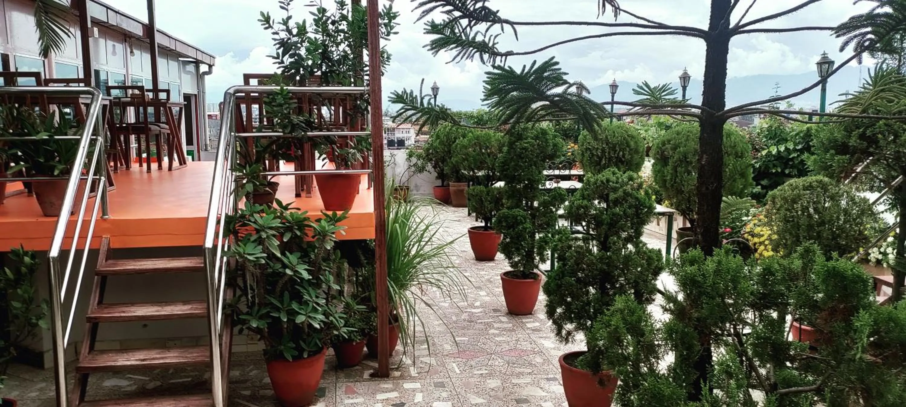 Restaurant/places to eat in Hotel Nepalaya