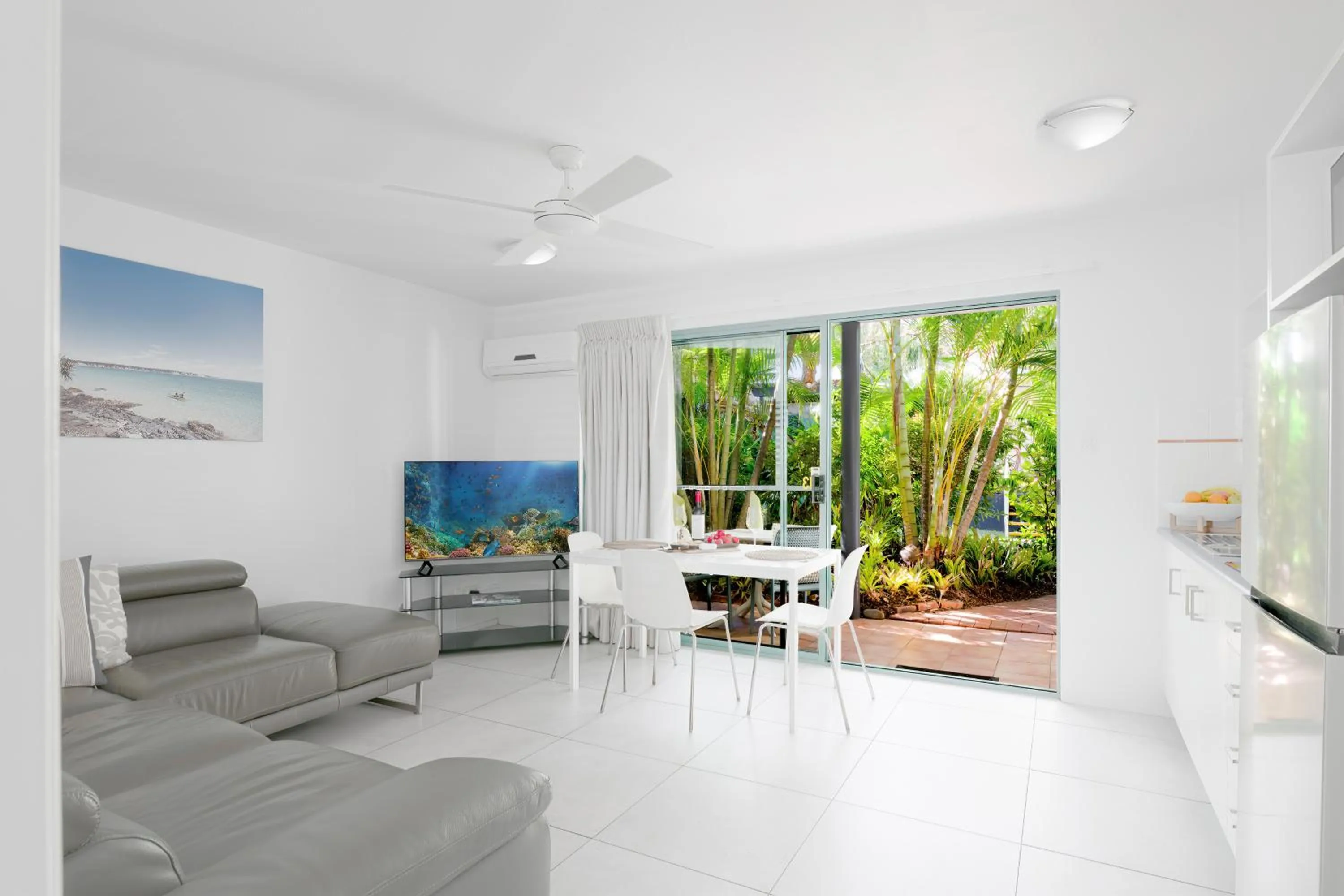 Seating area in Chez Noosa Holiday Apartments
