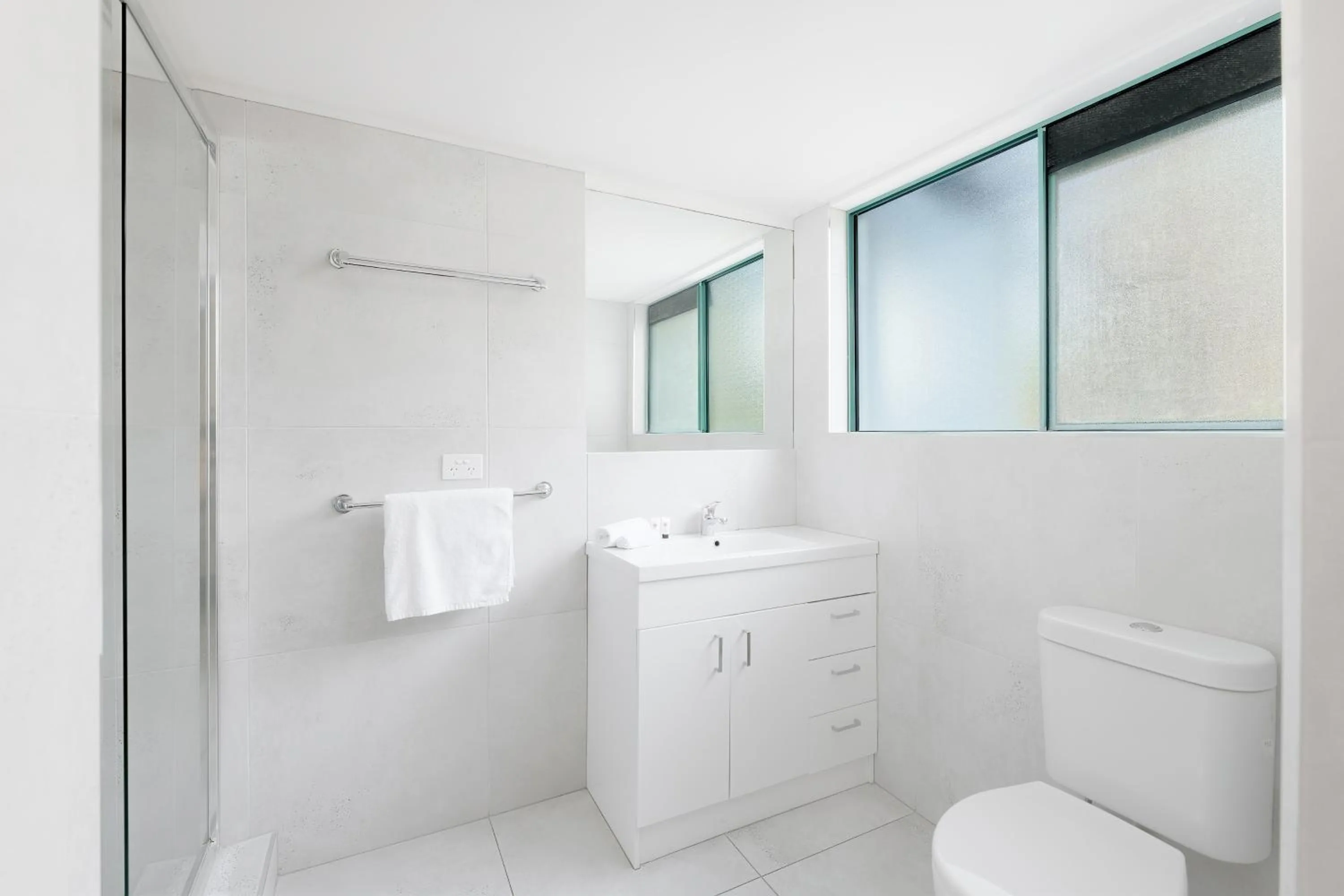 Toilet in Chez Noosa Holiday Apartments