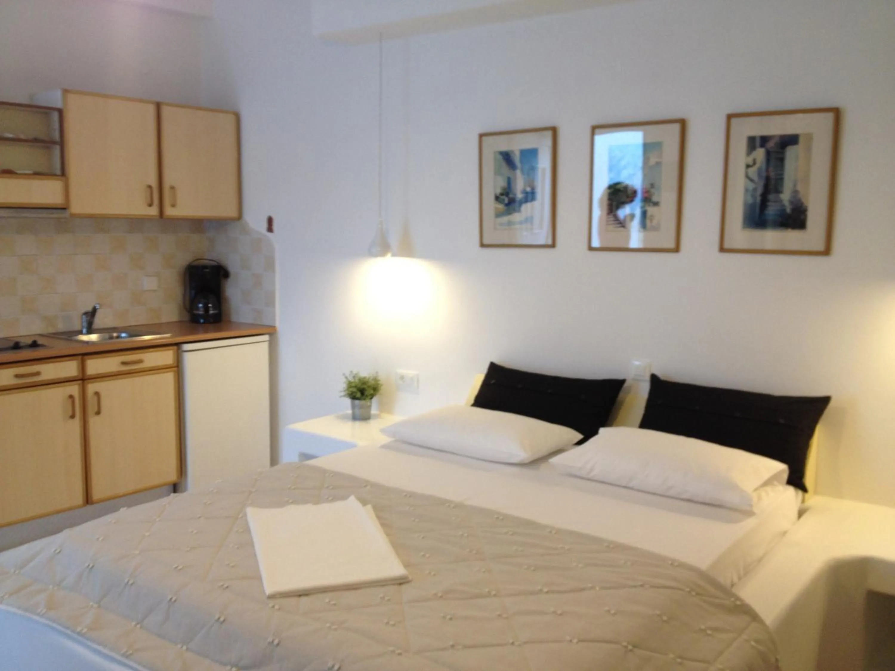 Photo of the whole room, Bed in Giannoulis Hotel
