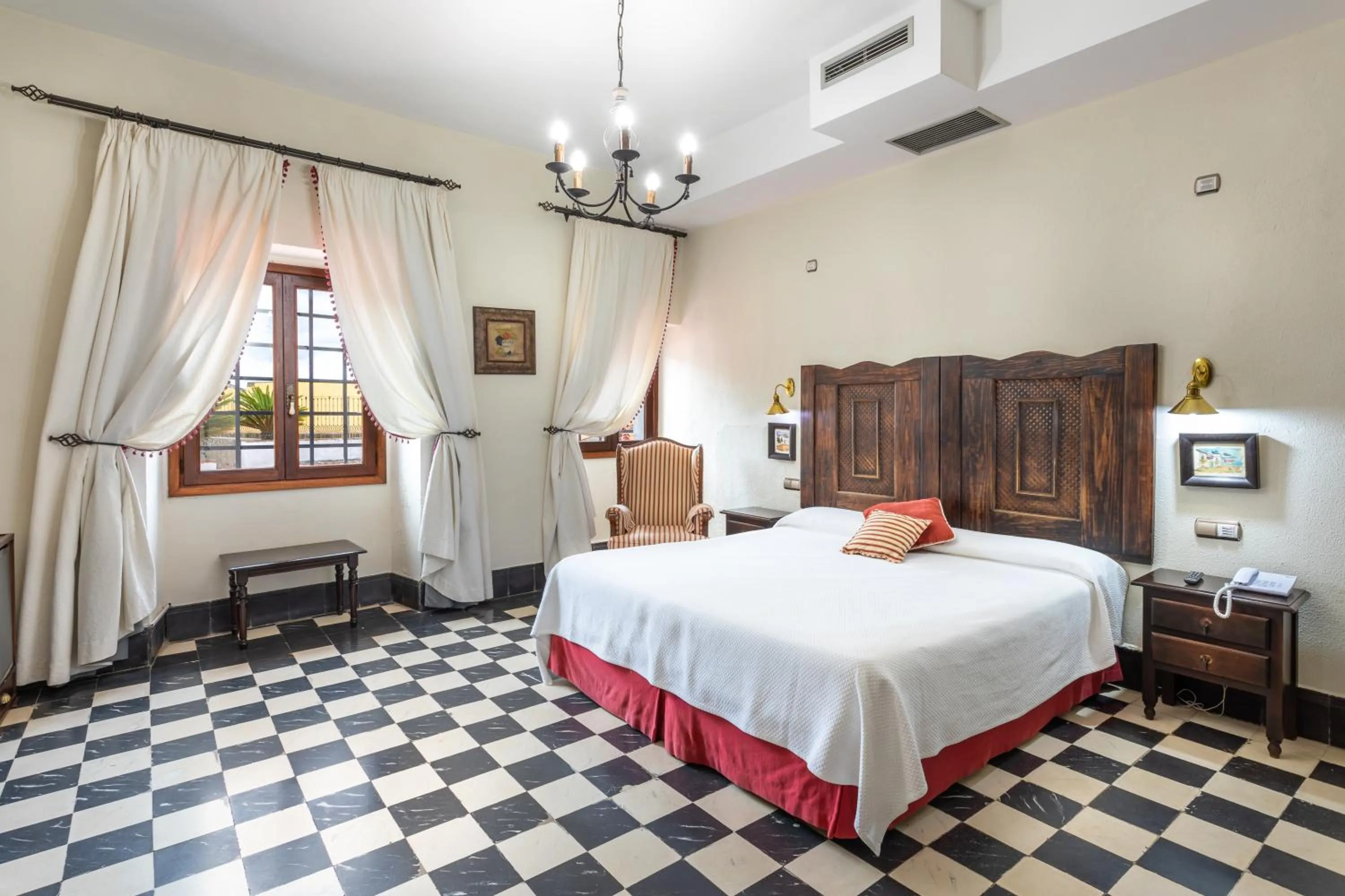 Photo of the whole room, Bed in Hotel Sao Joao De Deus by RIDAN Hotels
