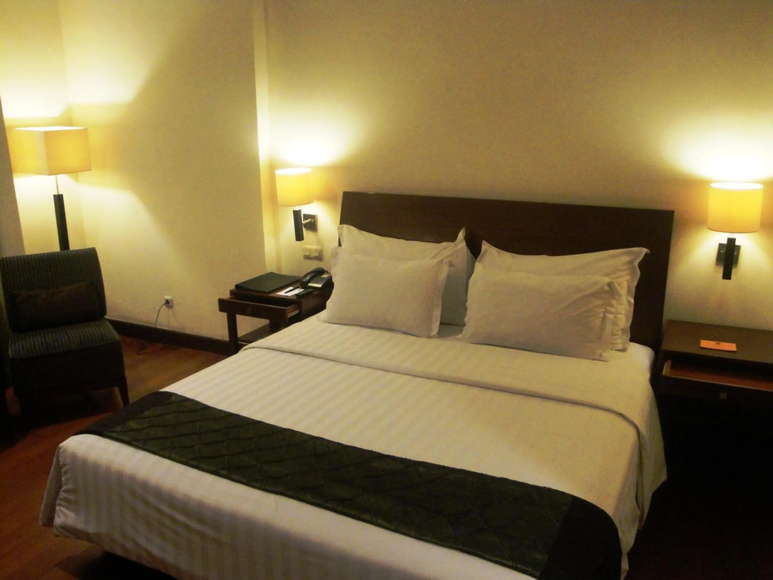 Bedroom, Bed in Manado Quality Hotel
