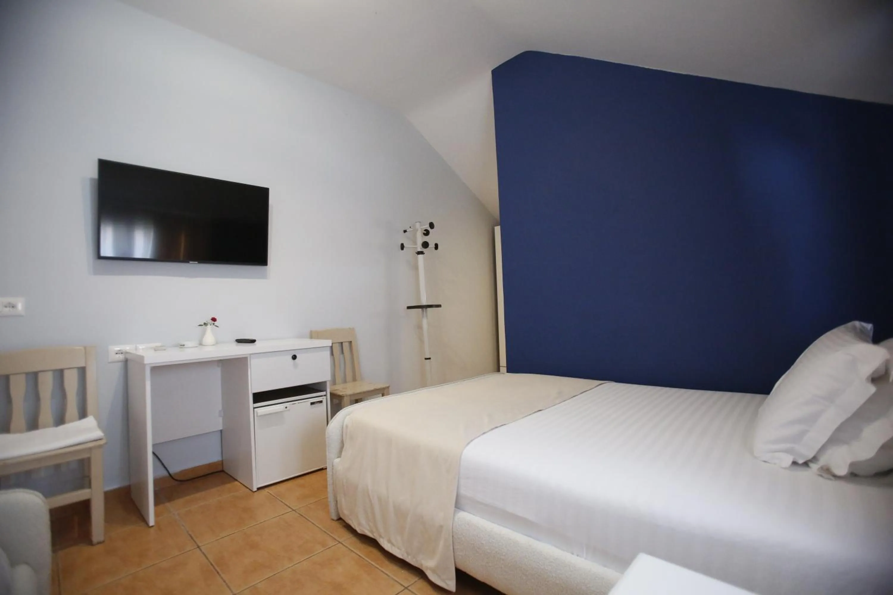 Bed in Hotel Akropoli
