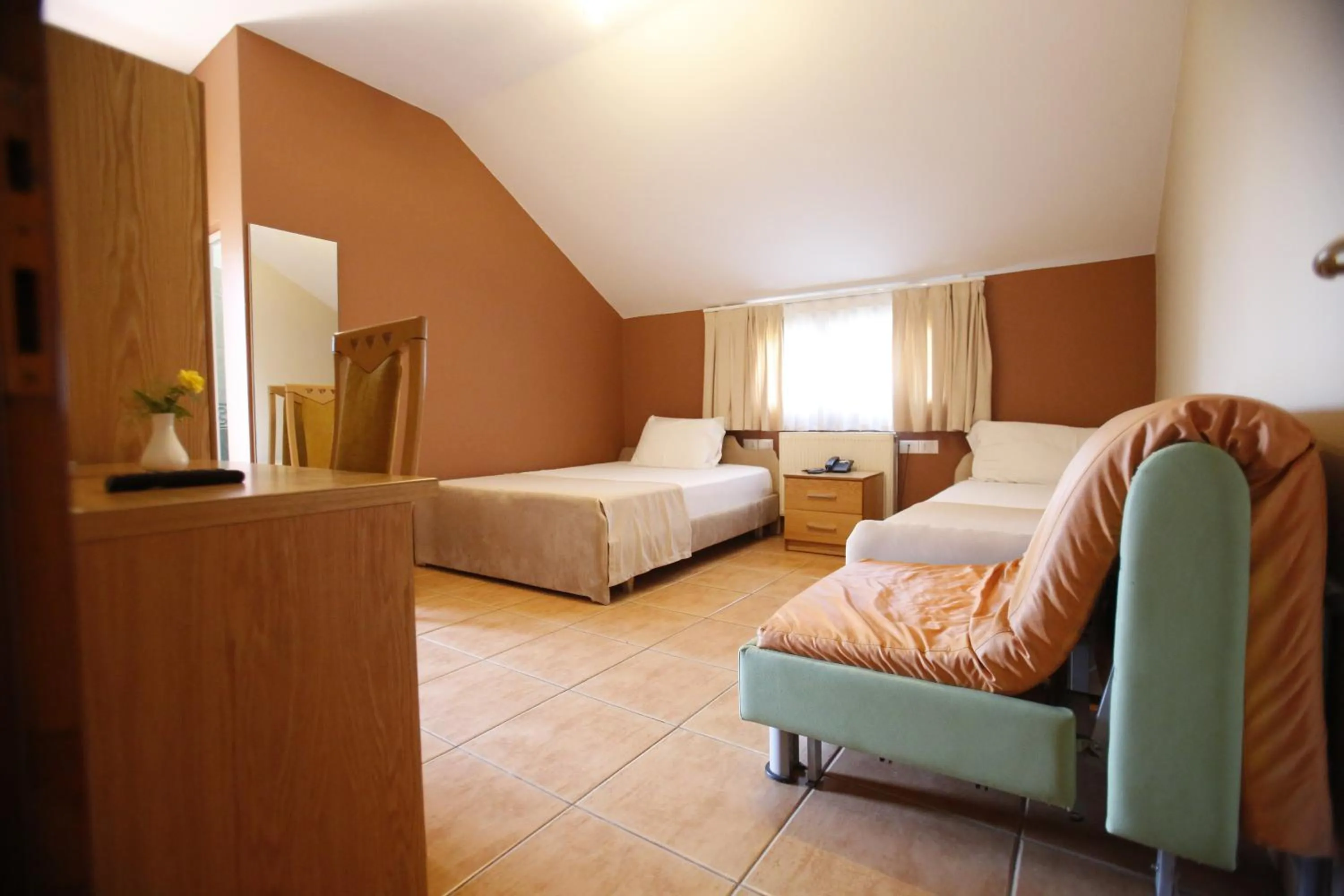 Bedroom, Bed in Hotel Akropoli