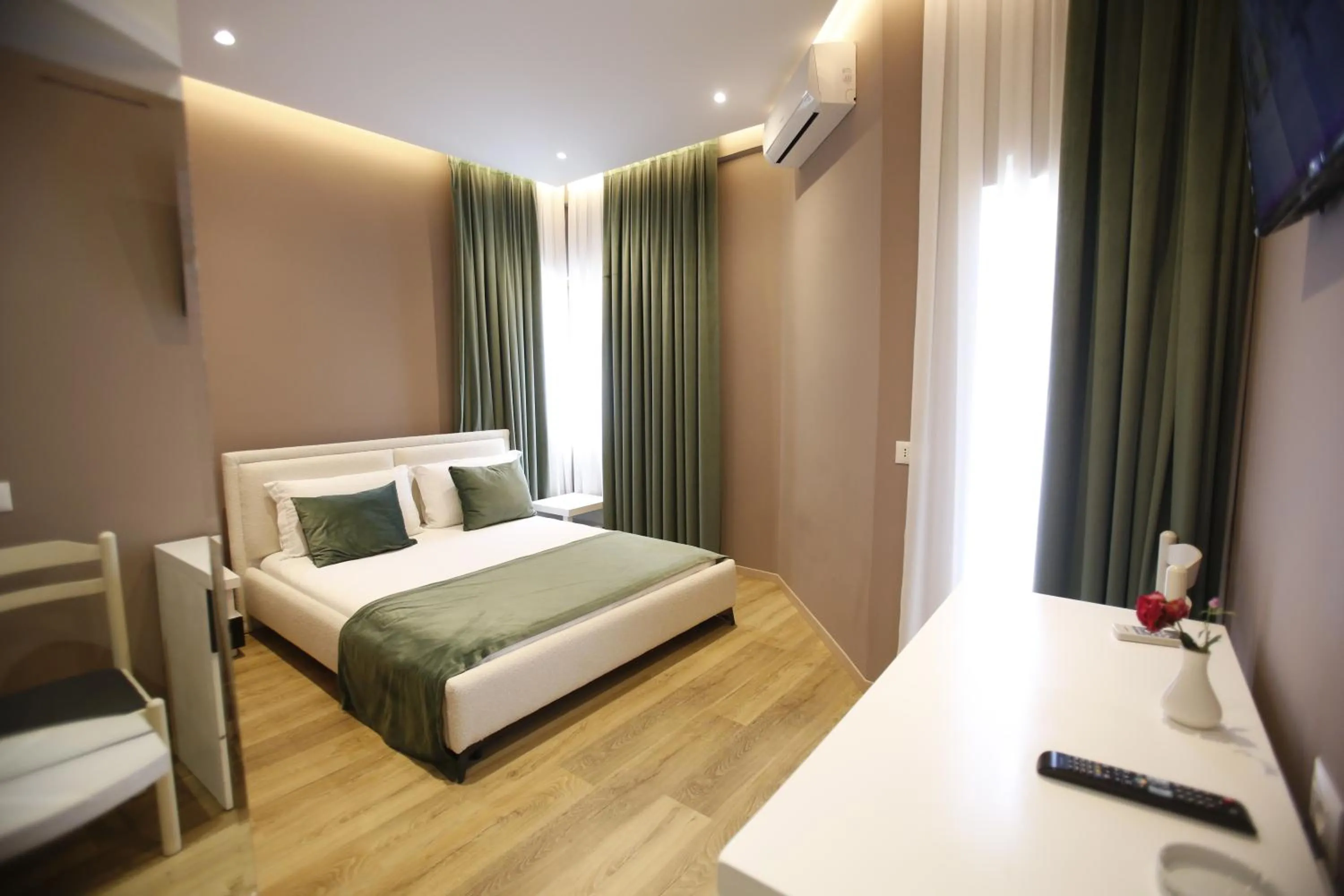 Bed in Hotel Akropoli