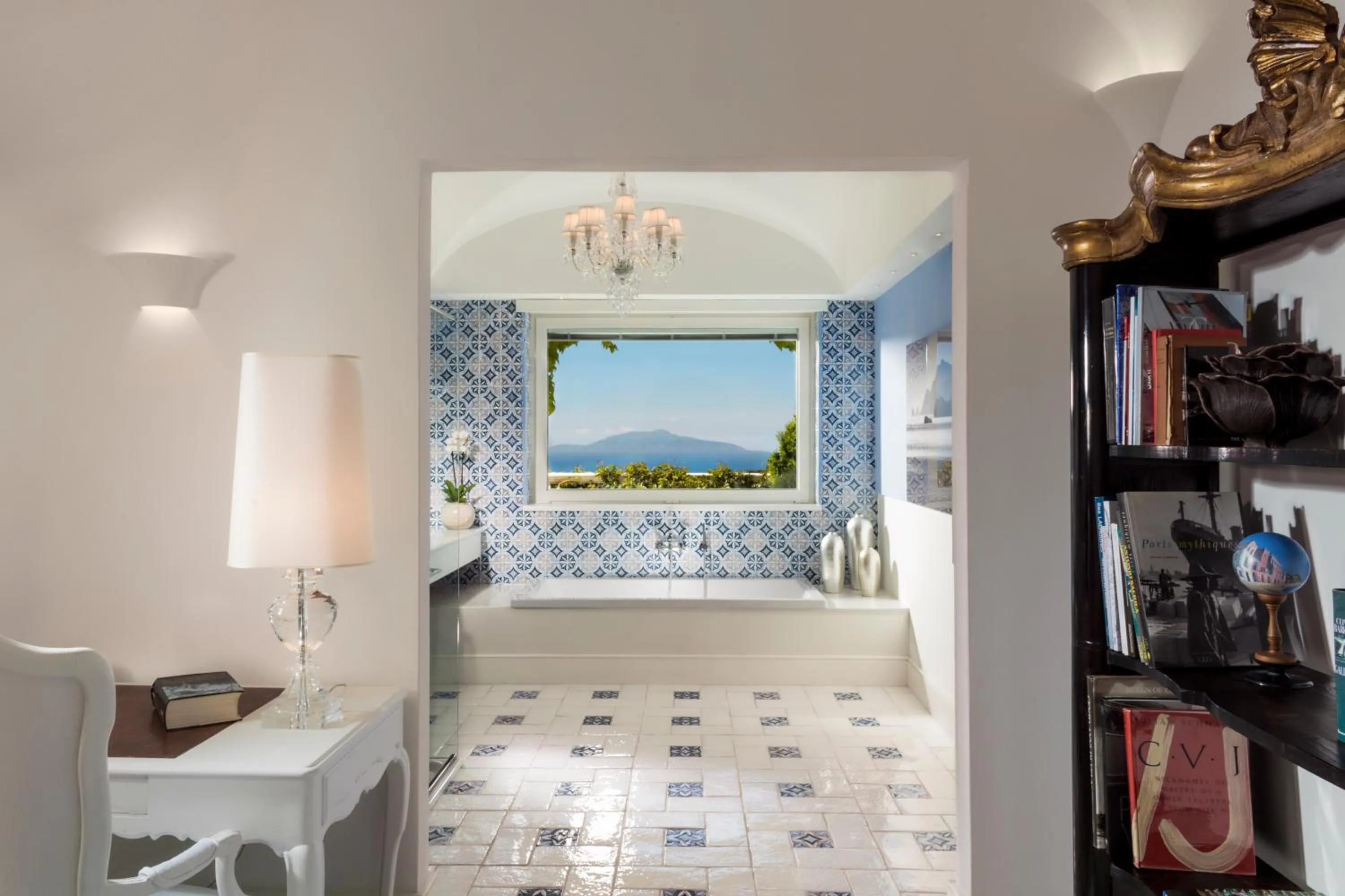 Bathroom, Bed in Jumeirah Capri Palace