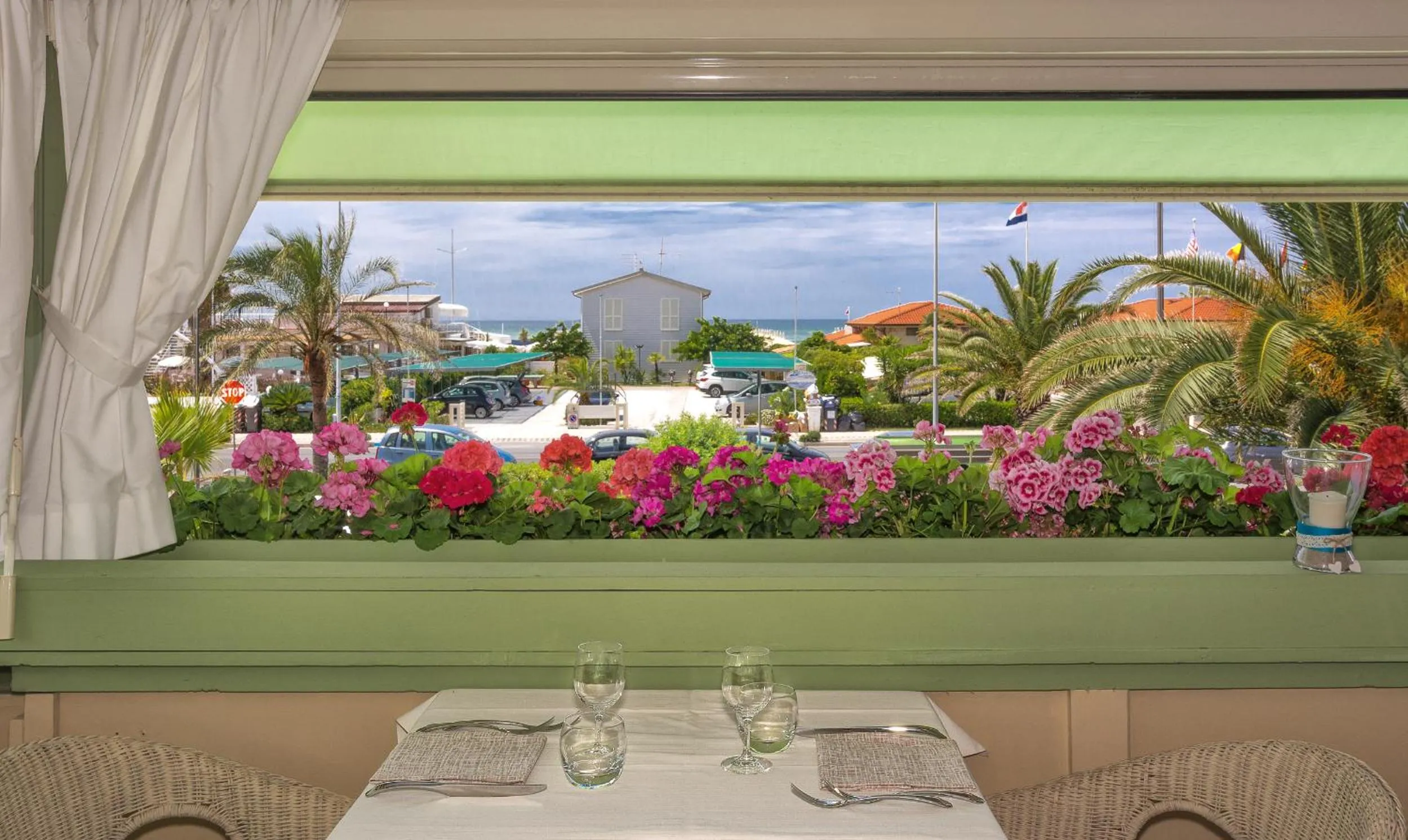 Restaurant/places to eat in Hotel Siesta