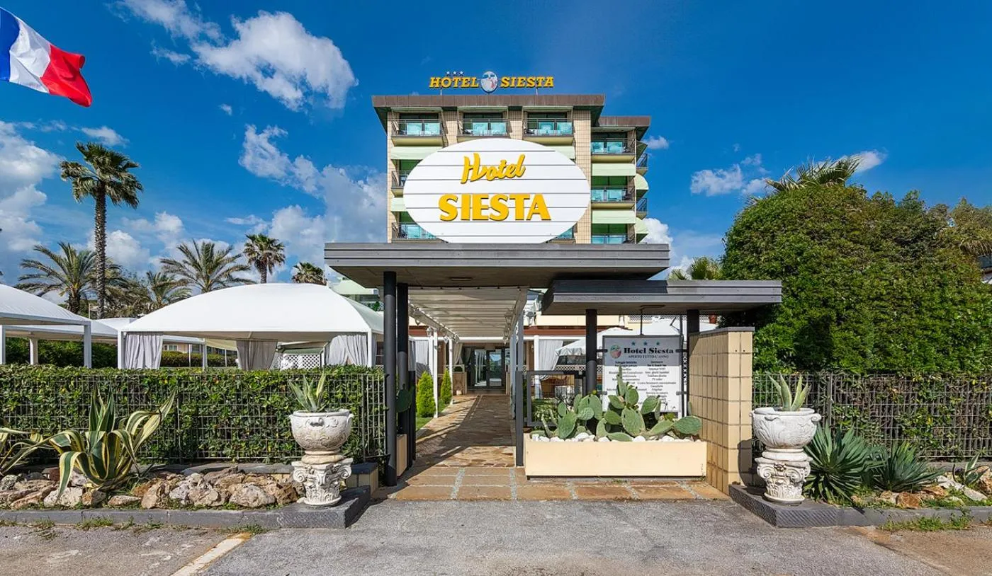 Property building in Hotel Siesta