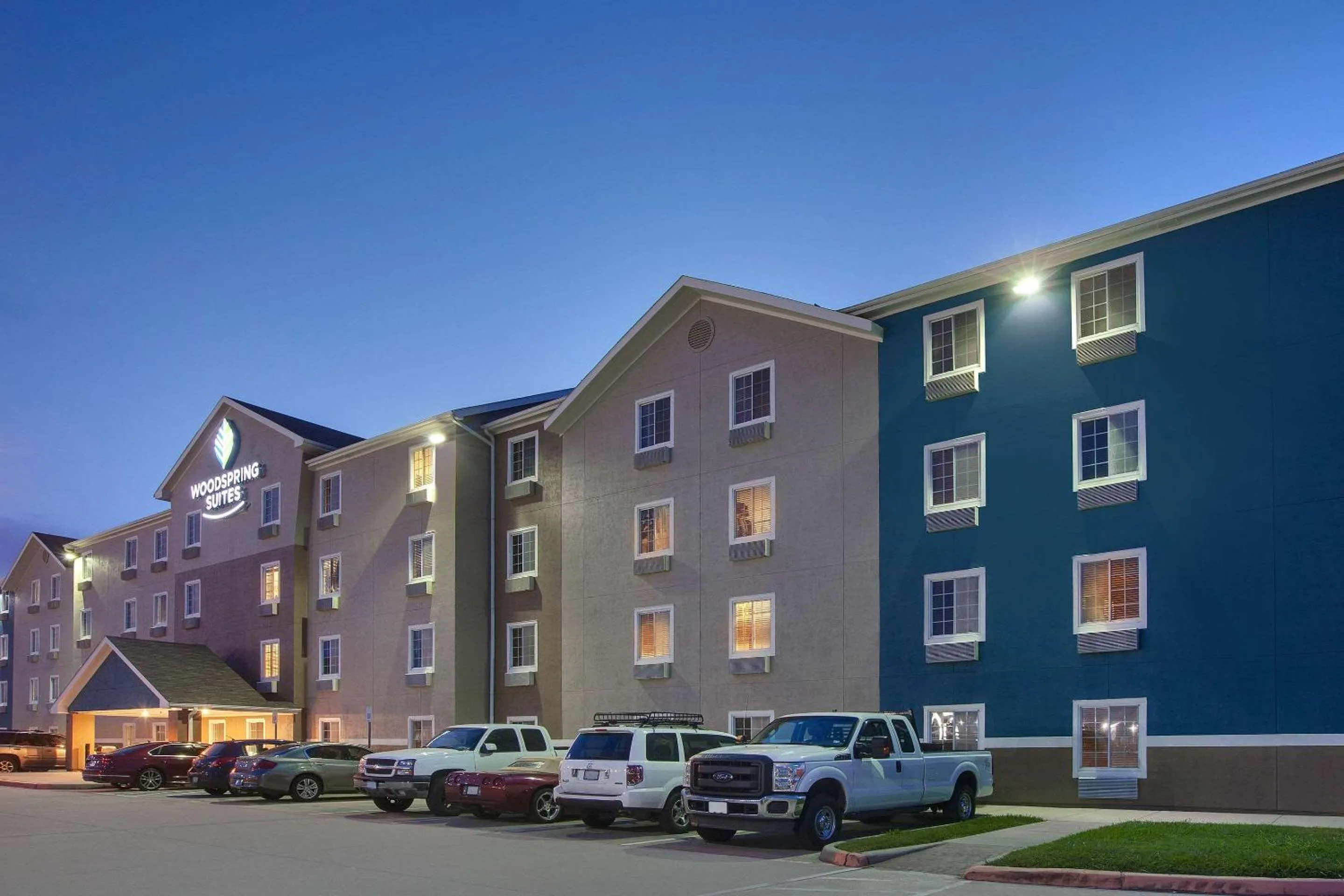 Property building in WoodSpring Suites Texas City