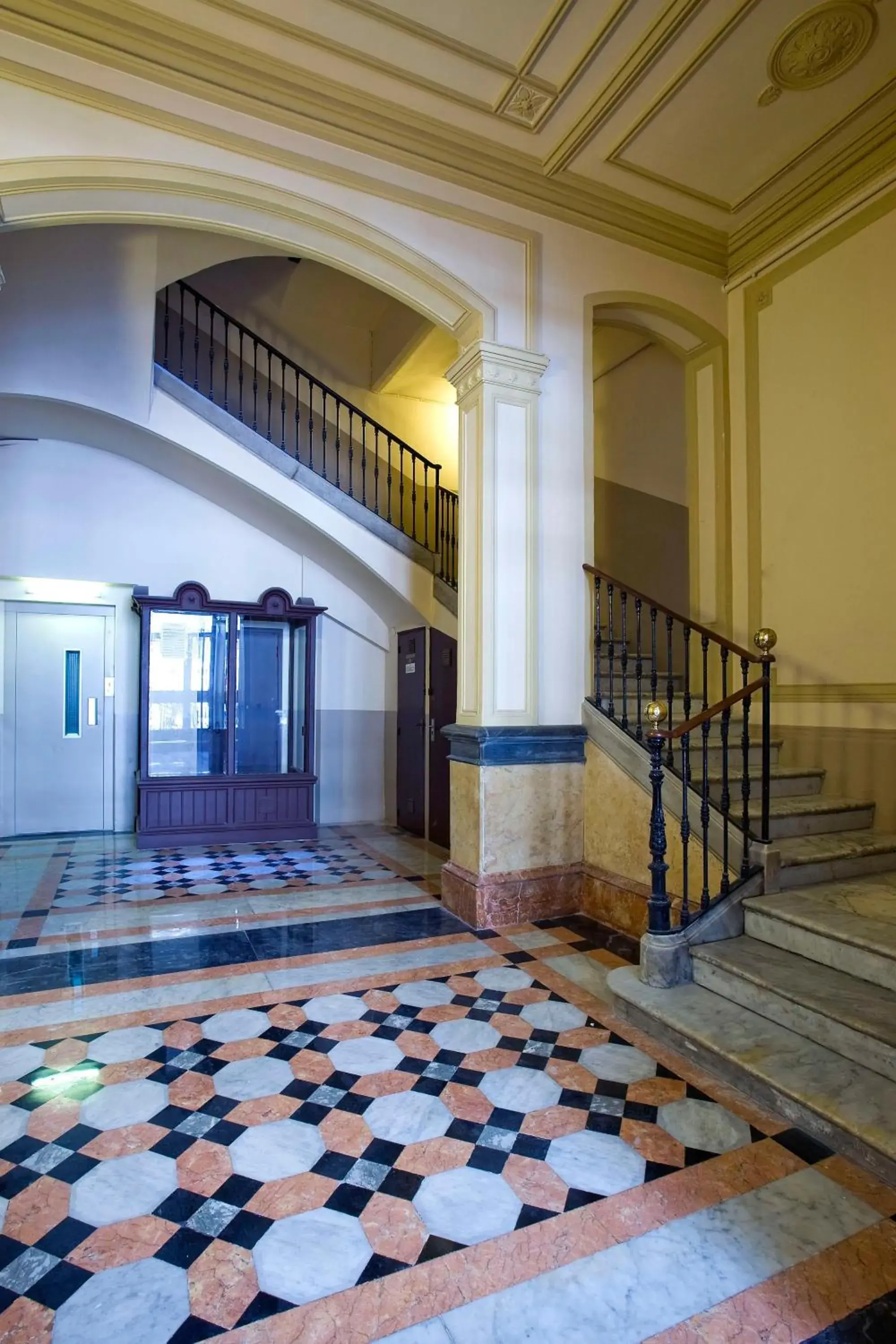 Facade/entrance in Violeta Boutique Facade/entrance in Violeta Boutique