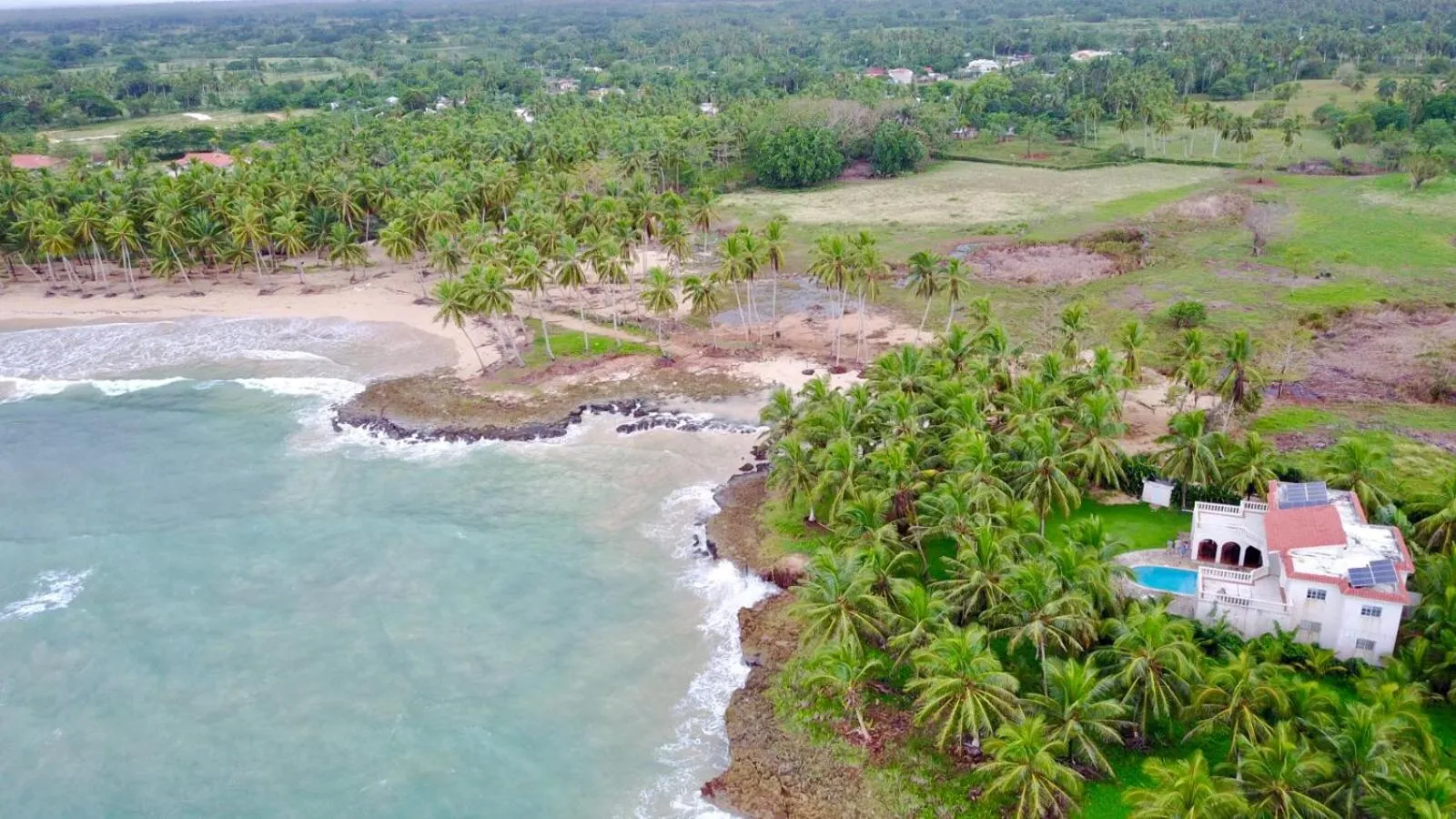 Patio in Baoba Breeze Bed & Breakfast- beachfront paradise
