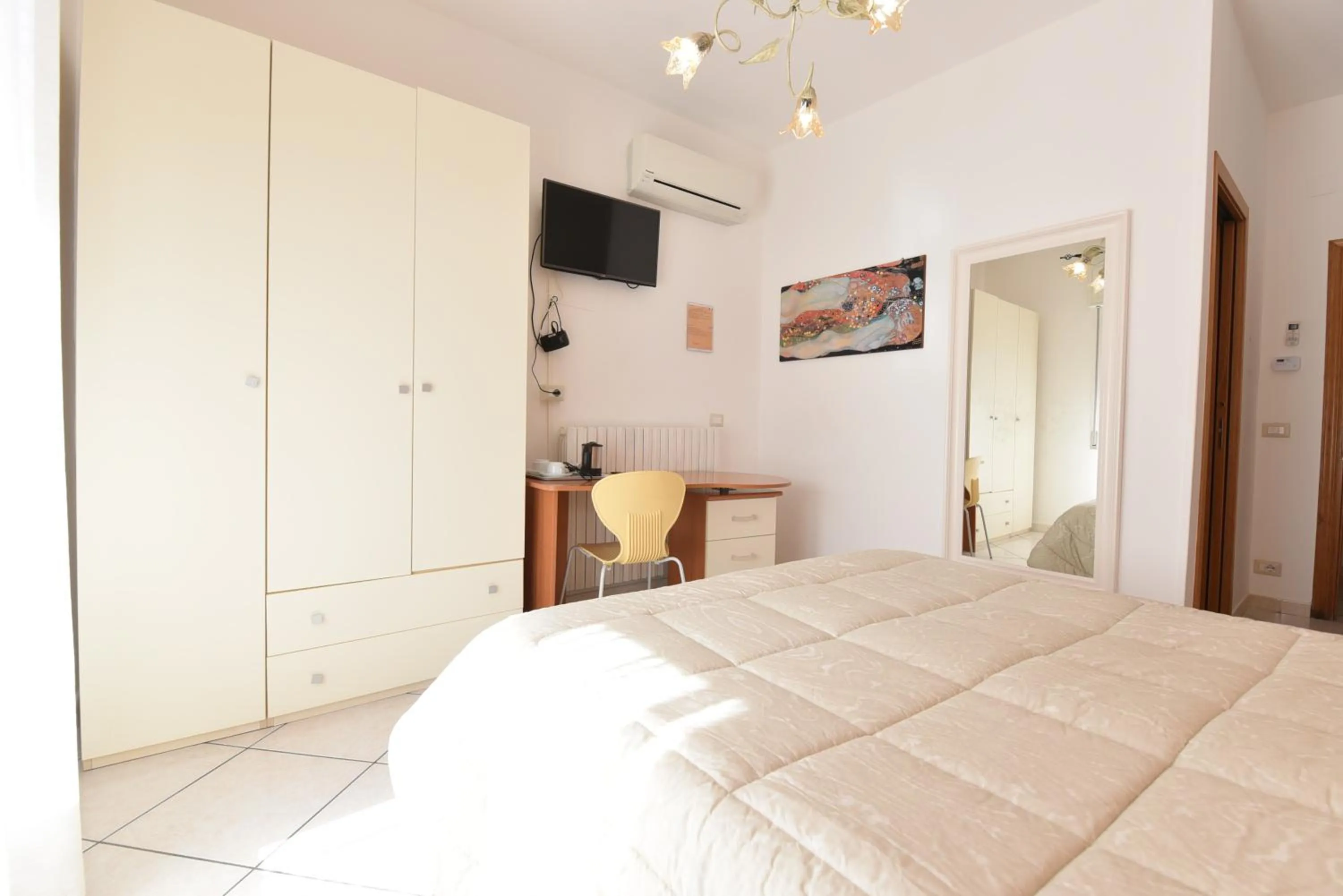 Bedroom, Bed in Haidi House