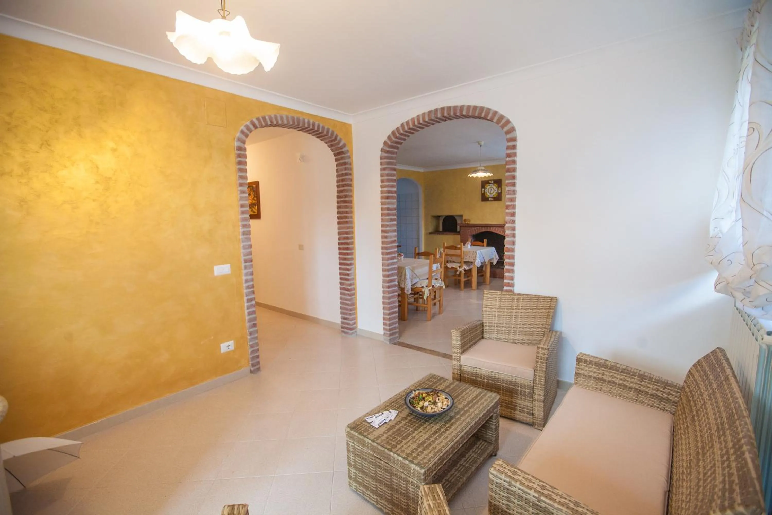 Restaurant/places to eat in Haidi House